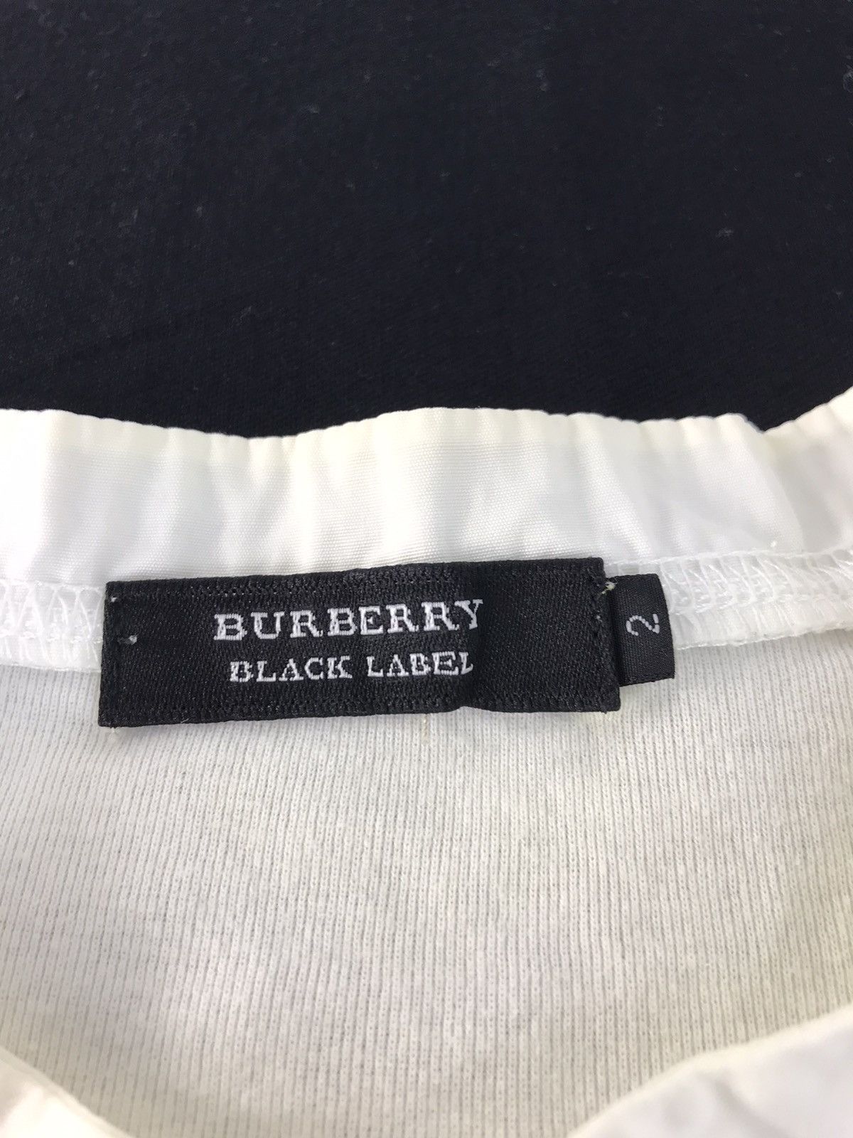 Burberry Burberry Black Label London Button Minimalist Tee K1039J Size M / US 6-8 / IT 42-44 - 4 Thumbnail