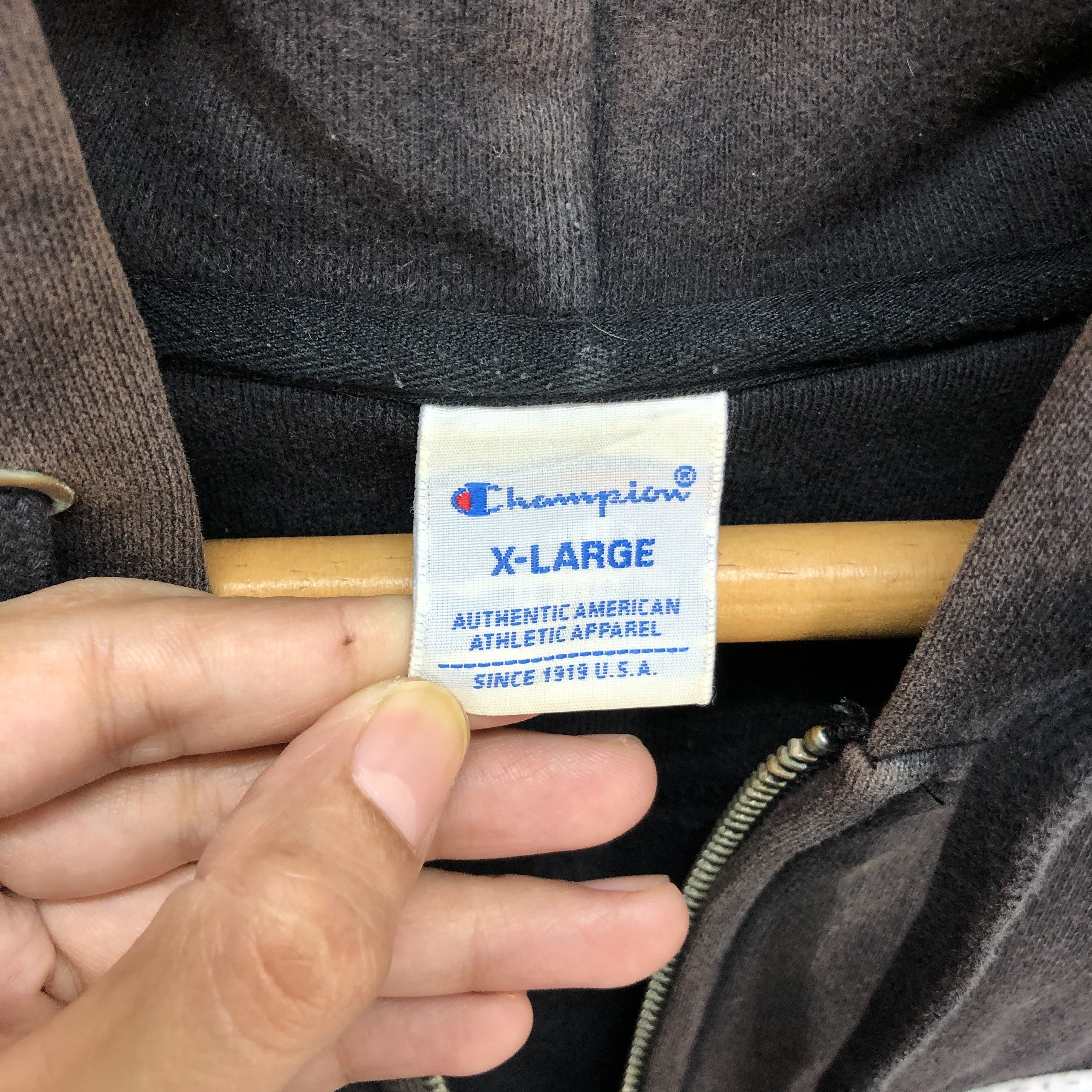 Champion TRASHED Champion Big Logo Zipper Hoodies #5431-190 Size US XL / EU 56 / 4 - 11 Thumbnail