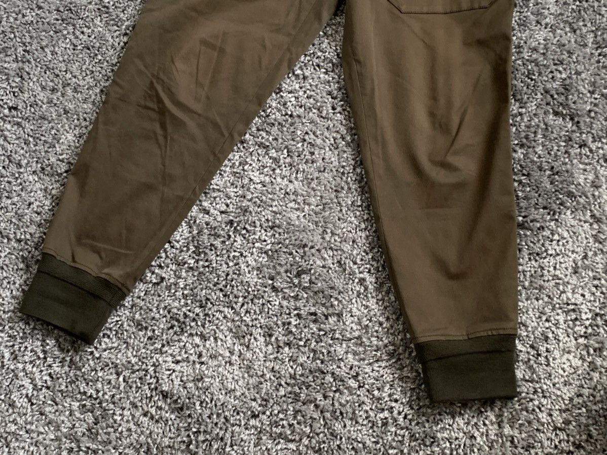 Moncler Moncler cargo cotton pants Pantalon Sportivo Size US 30 / EU 46 - 6 Thumbnail