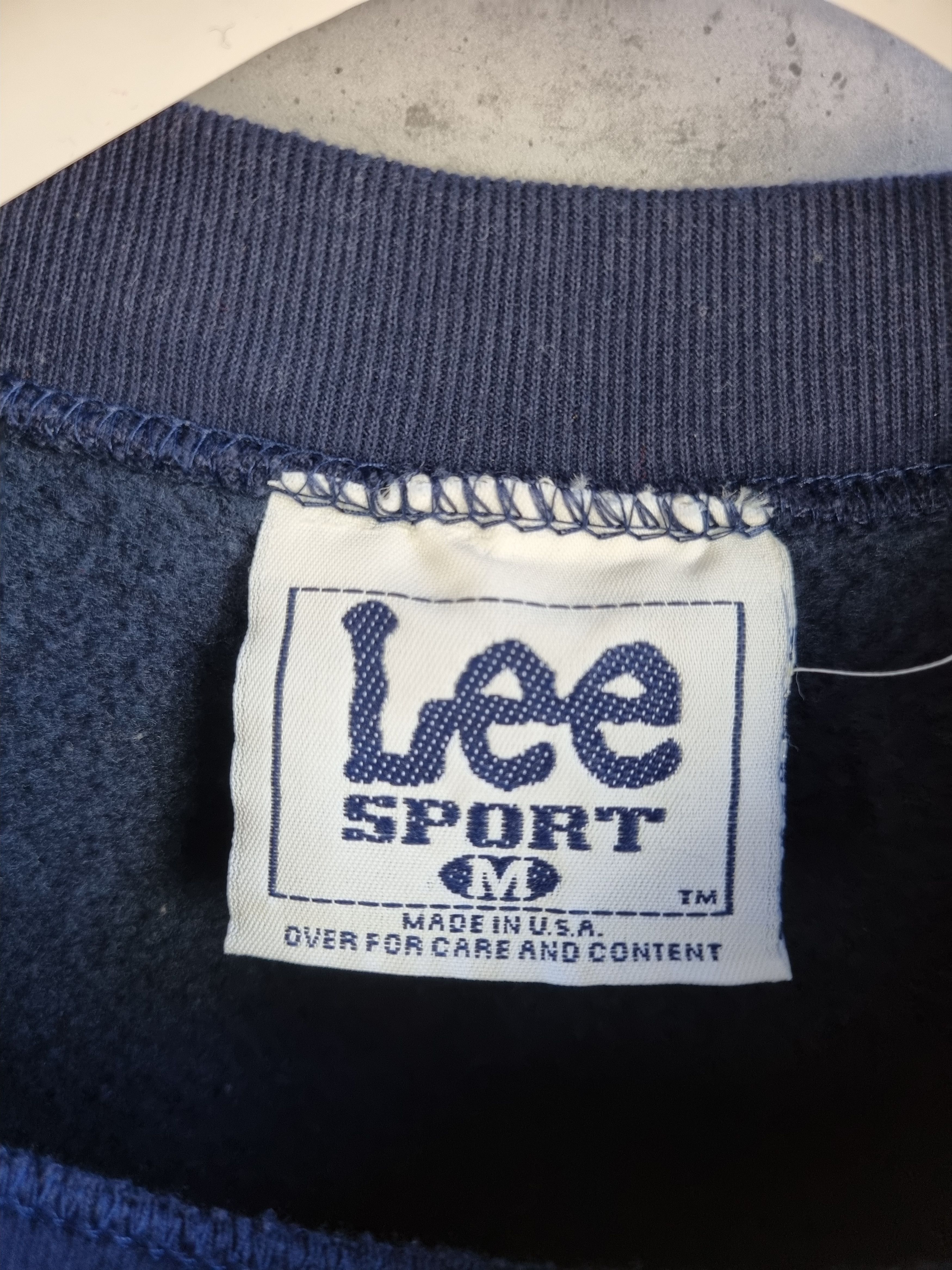 NCAA × Nutmeg 90s Lee Michigan NUTMEG Big logo Navy Sweatshirt Size US M / EU 48-50 / 2 - 7 Thumbnail