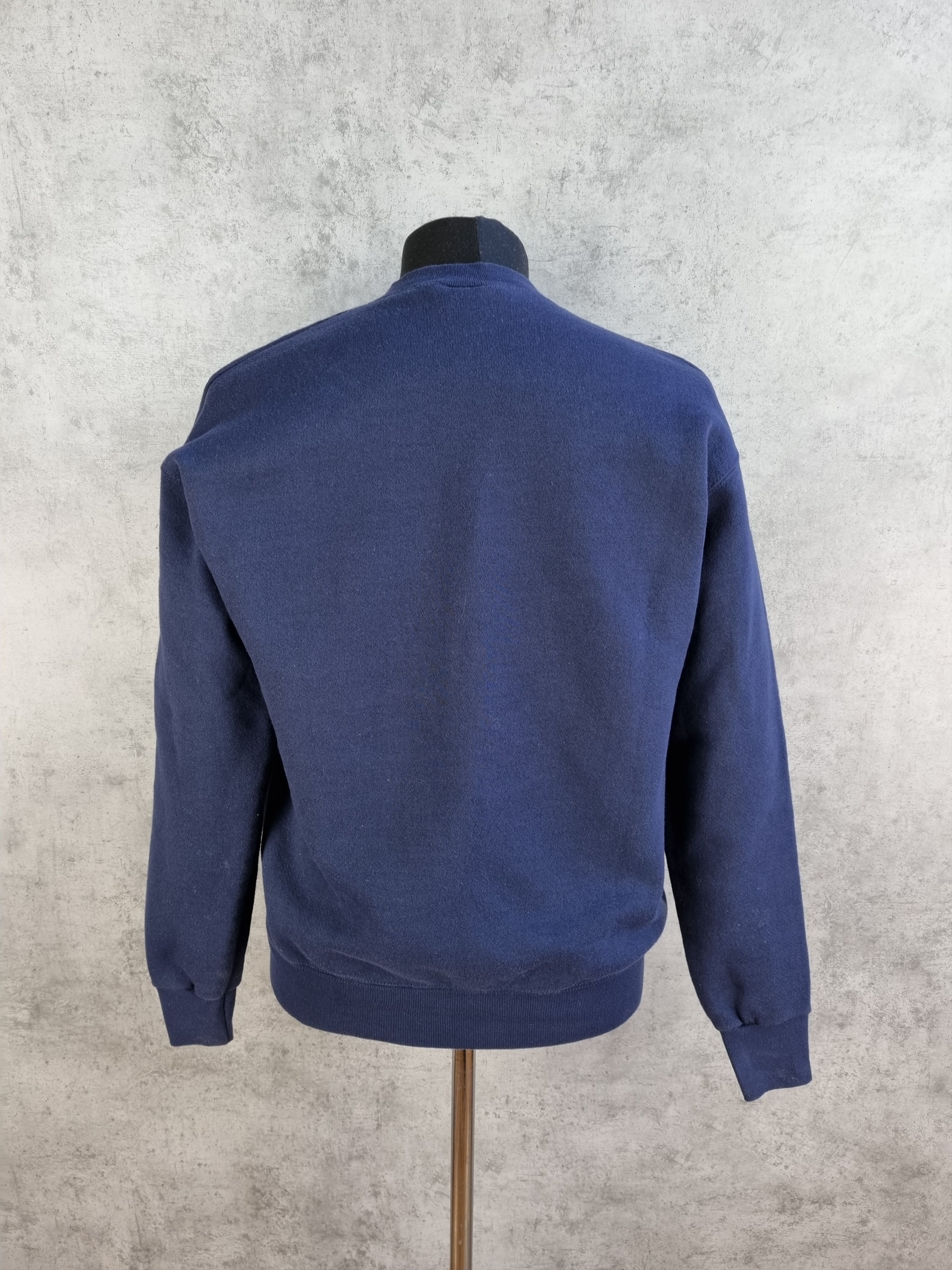 NCAA × Nutmeg 90s Lee Michigan NUTMEG Big logo Navy Sweatshirt Size US M / EU 48-50 / 2 - 6 Thumbnail