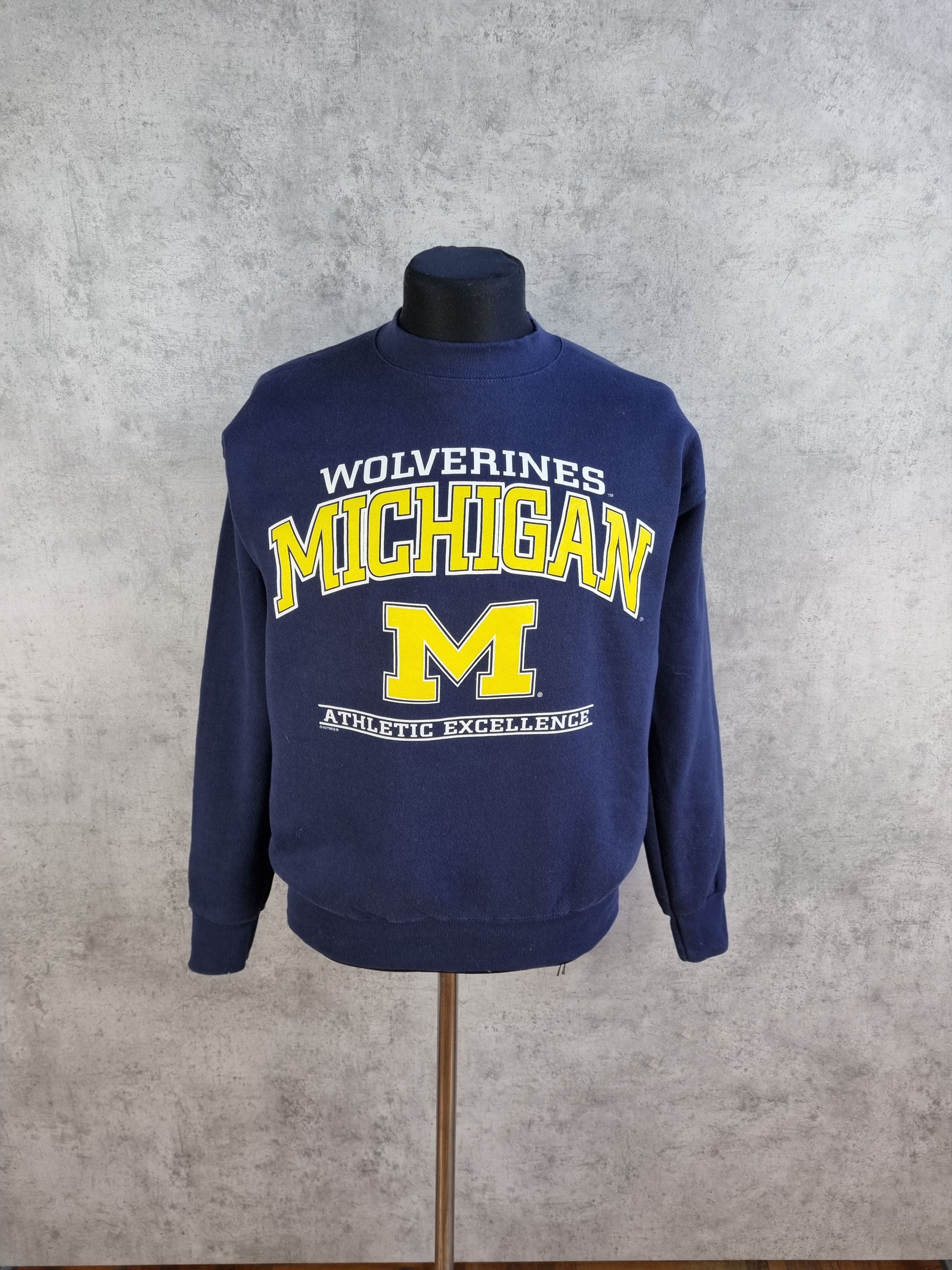 NCAA × Nutmeg 90s Lee Michigan NUTMEG Big logo Navy Sweatshirt Size US M / EU 48-50 / 2 - 4 Thumbnail