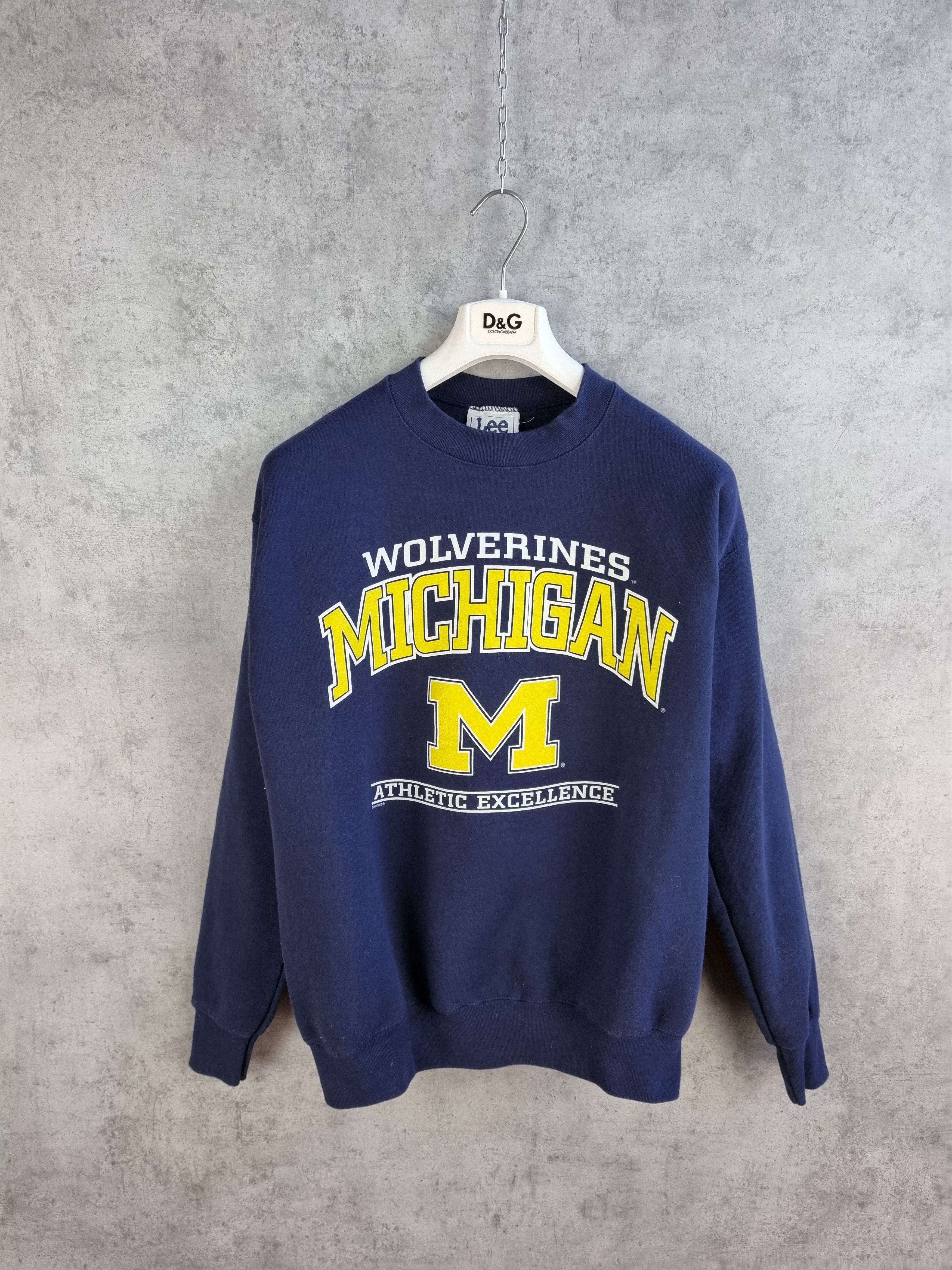 NCAA × Nutmeg 90s Lee Michigan NUTMEG Big logo Navy Sweatshirt Size US M / EU 48-50 / 2 - 2 Thumbnail