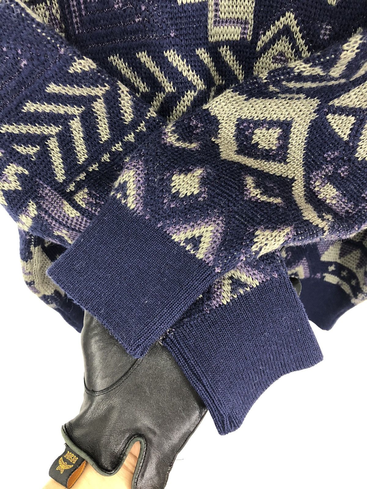 Golden Bear Vintage Golden Bear V Neck Knitwear Size US L / EU 52-54 / 3 - 10 Thumbnail
