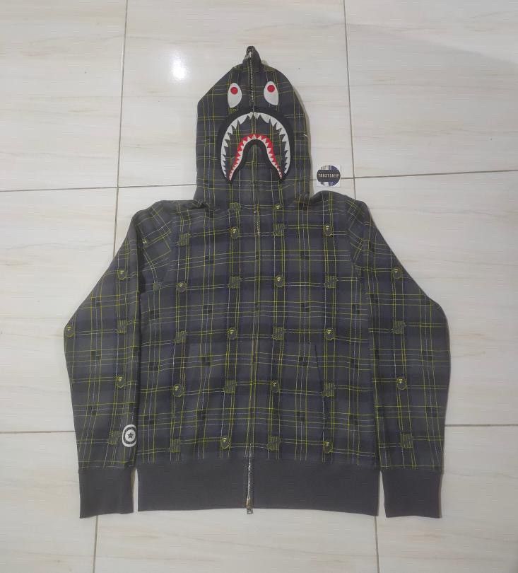 image of Bape x Undefeated Shark Full Zip Hoodie in Black, Men's (Size Small)