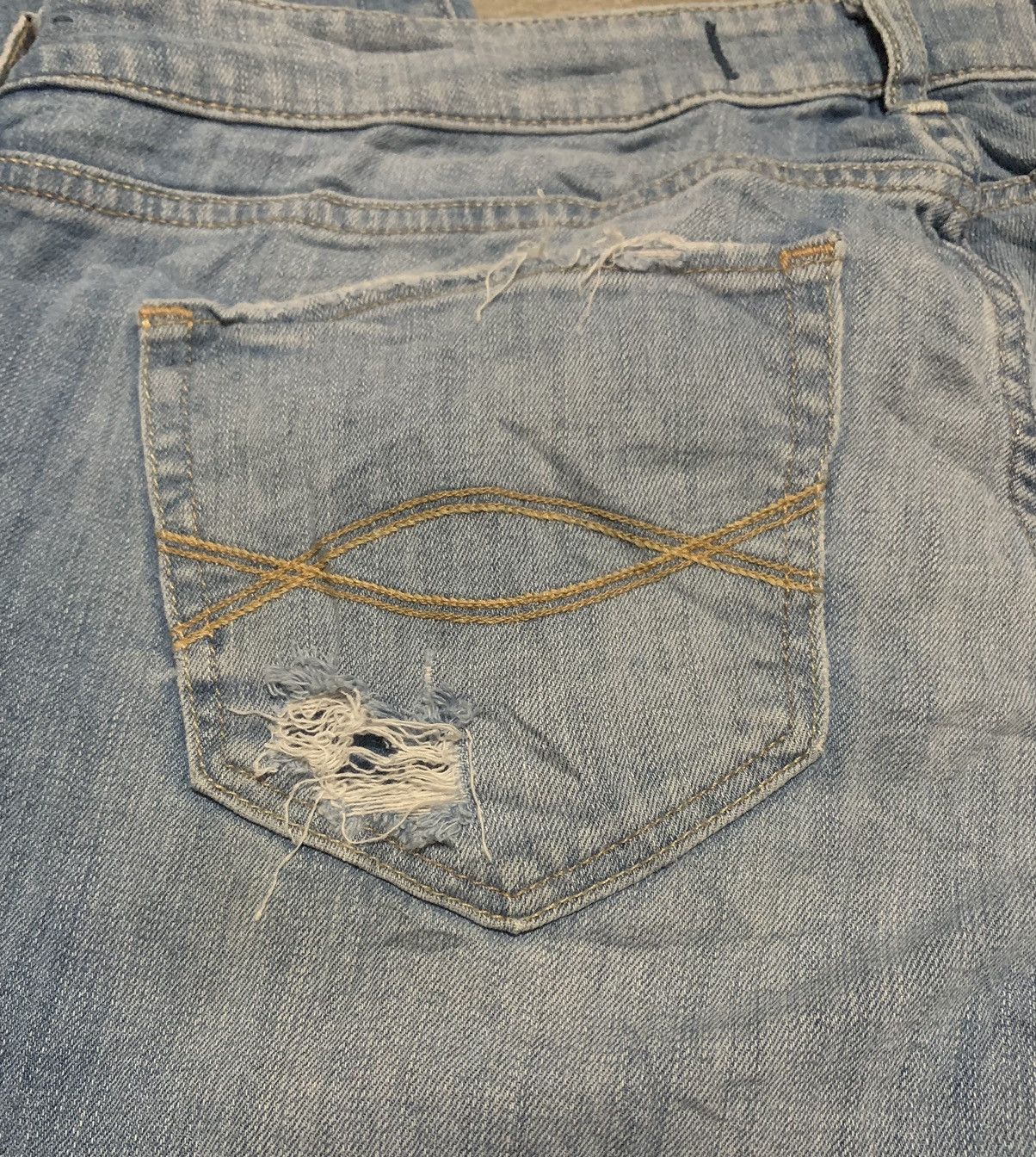Abercrombie & Fitch Abercrombie & Fitch Tapered Jeans Distressed Style Size 34" / US 12 / IT 48 - 9 Thumbnail
