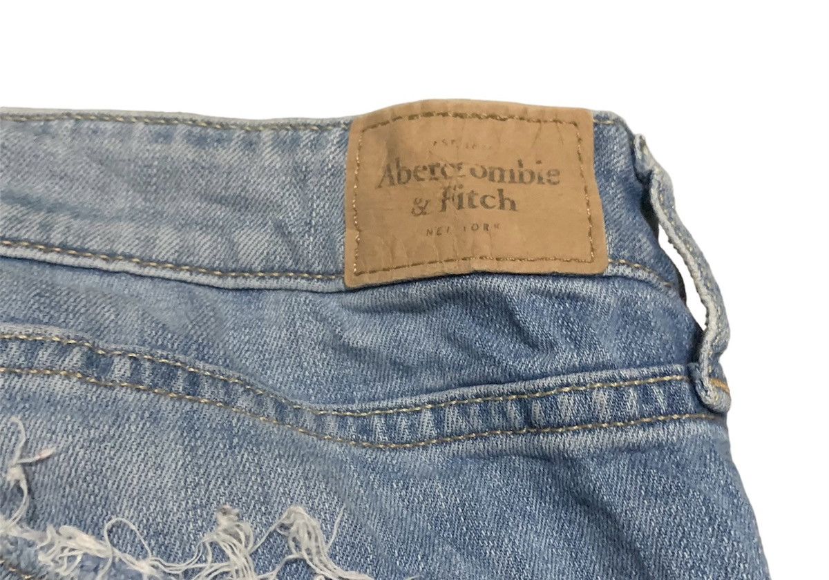 Abercrombie & Fitch Abercrombie & Fitch Tapered Jeans Distressed Style Size 34" / US 12 / IT 48 - 3 Thumbnail