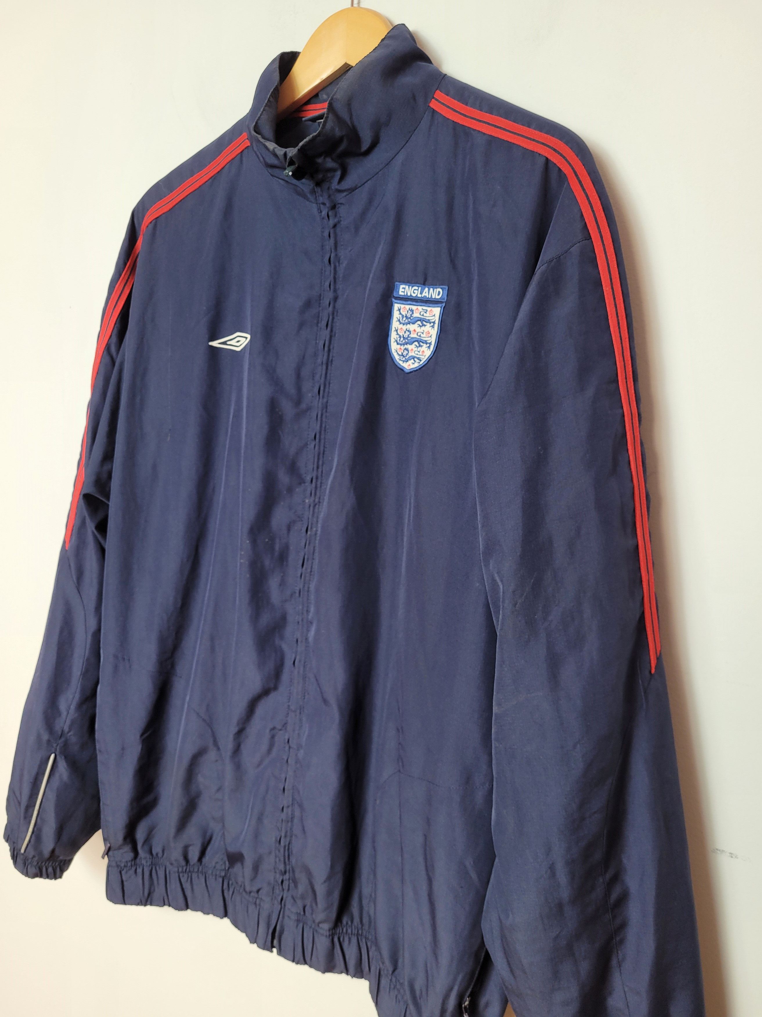 Umbro Umbro England vintage windbreaker light jacket Size US L / EU 52-54 / 3 - 5 Thumbnail