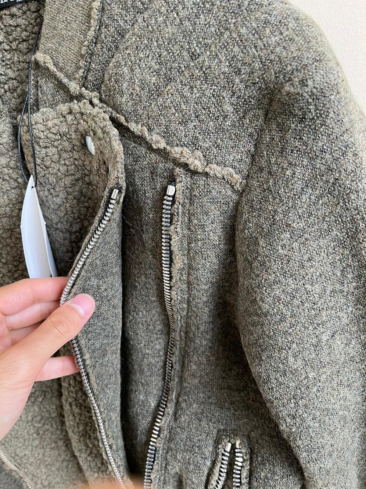 Balmain Shearling Biker Jacket in Khaki Size US M / EU 48-50 / 2 - 19 Thumbnail