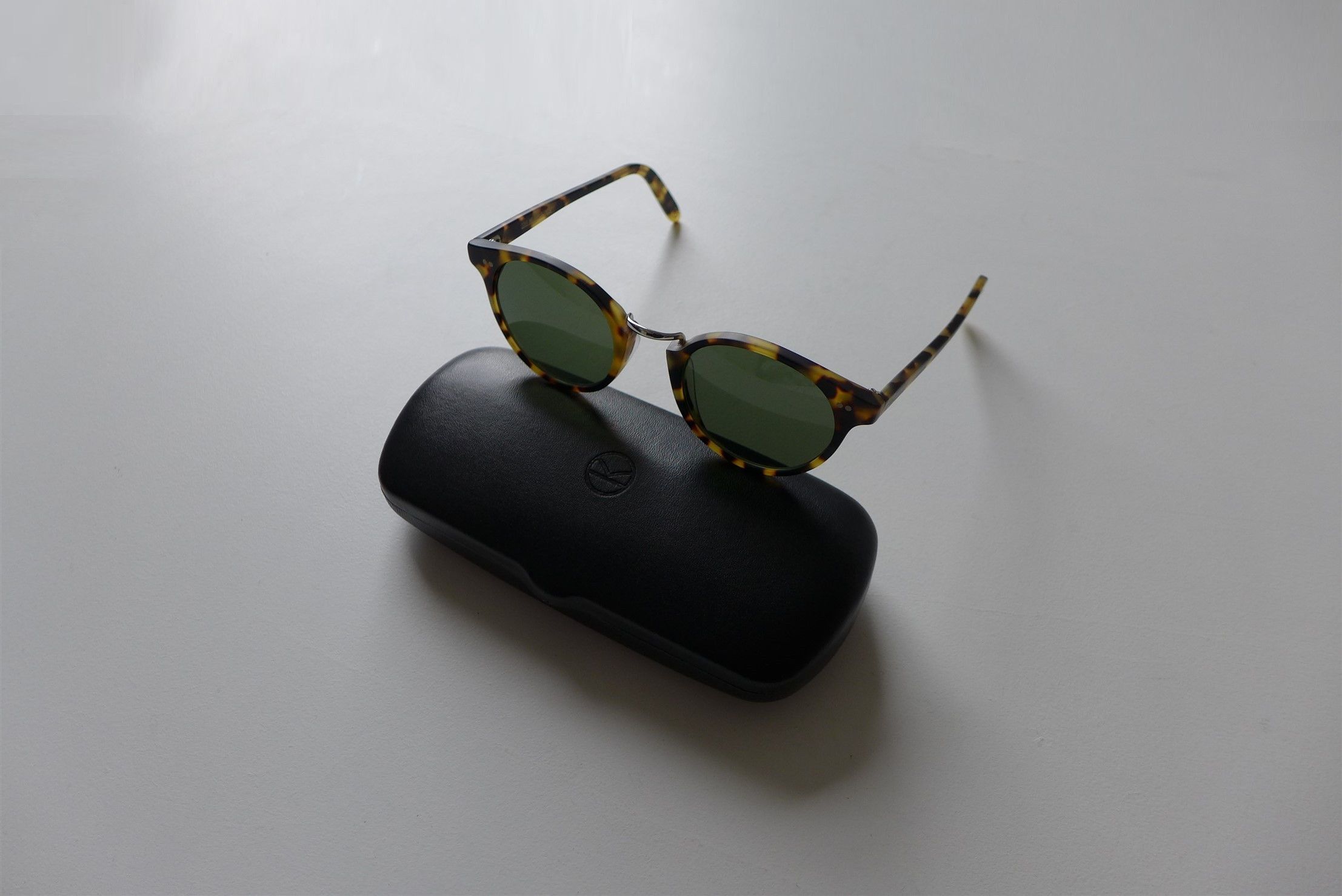 Cutler and Gross Kingsman x Cutler & Gross 1008 Sunglasses - Tortoise Size ONE SIZE - 3 Thumbnail