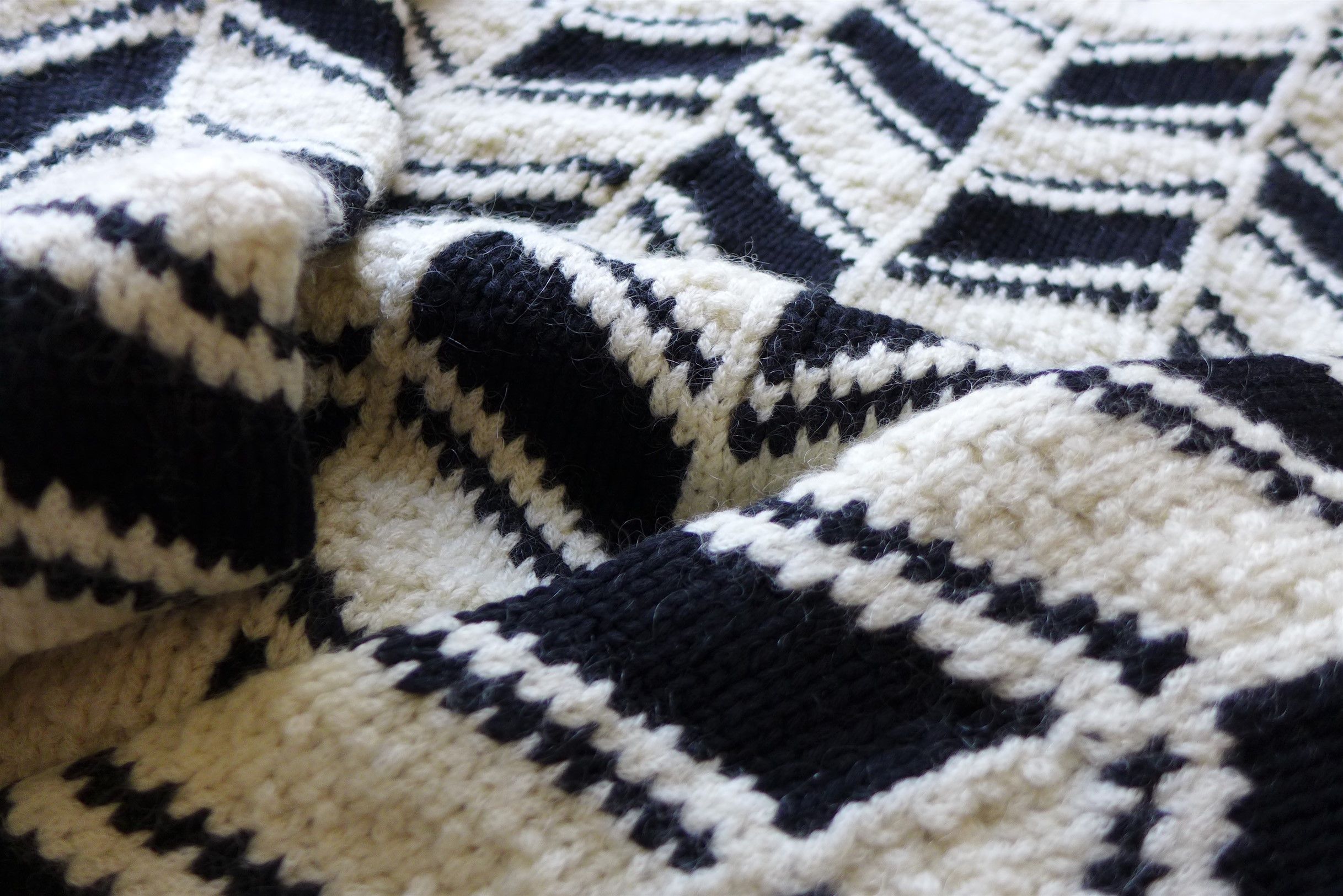 Saint Laurent Paris Saint Laurent Monochrome Chevron Jacquard Sweater Size US L / EU 52-54 / 3 - 15 Thumbnail