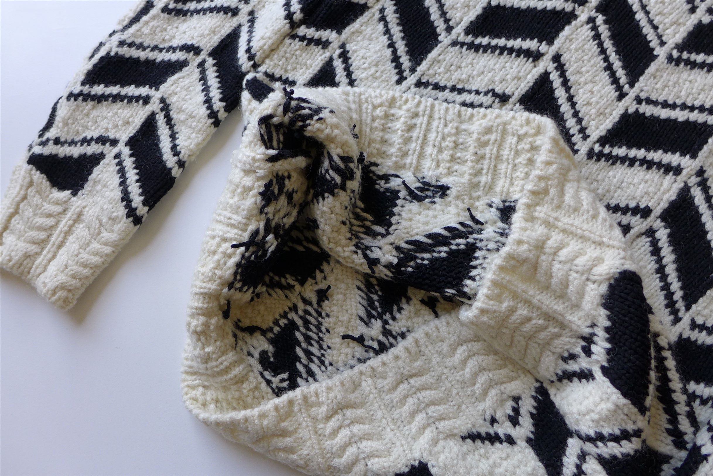 Saint Laurent Paris Saint Laurent Monochrome Chevron Jacquard Sweater Size US L / EU 52-54 / 3 - 17 Thumbnail