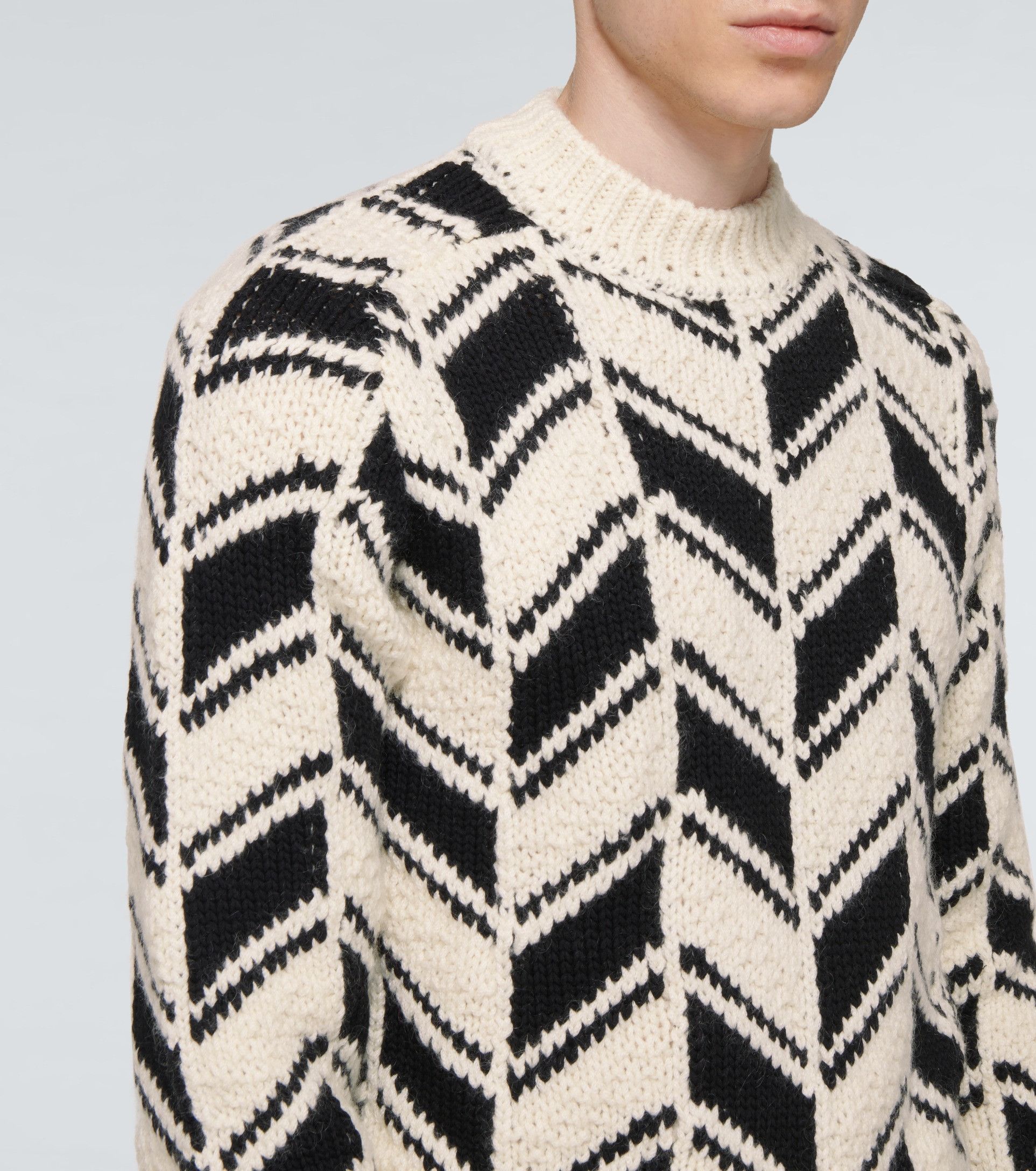Saint Laurent Paris Saint Laurent Monochrome Chevron Jacquard Sweater Size US L / EU 52-54 / 3 - 3 Thumbnail