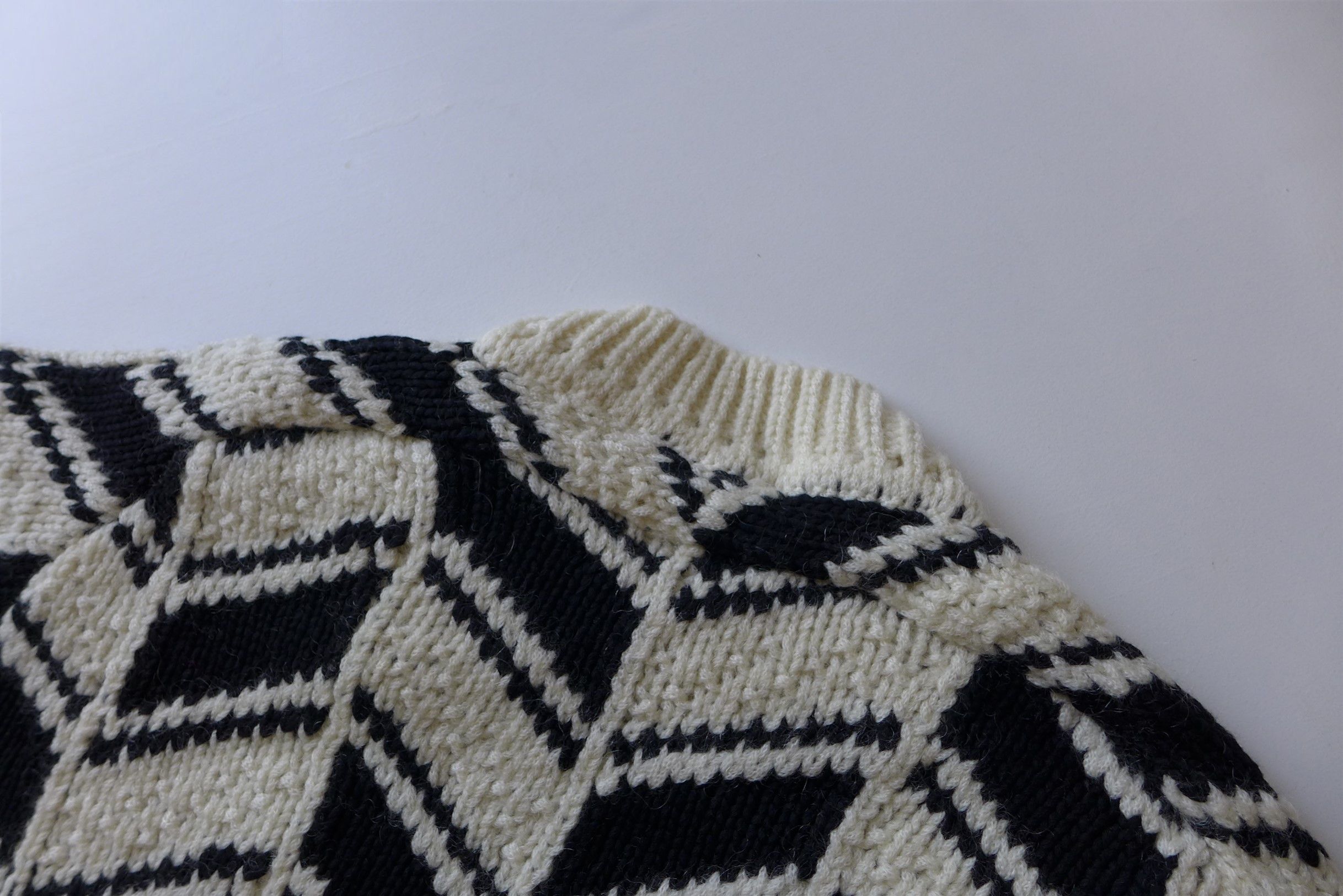 Saint Laurent Paris Saint Laurent Monochrome Chevron Jacquard Sweater Size US L / EU 52-54 / 3 - 12 Thumbnail
