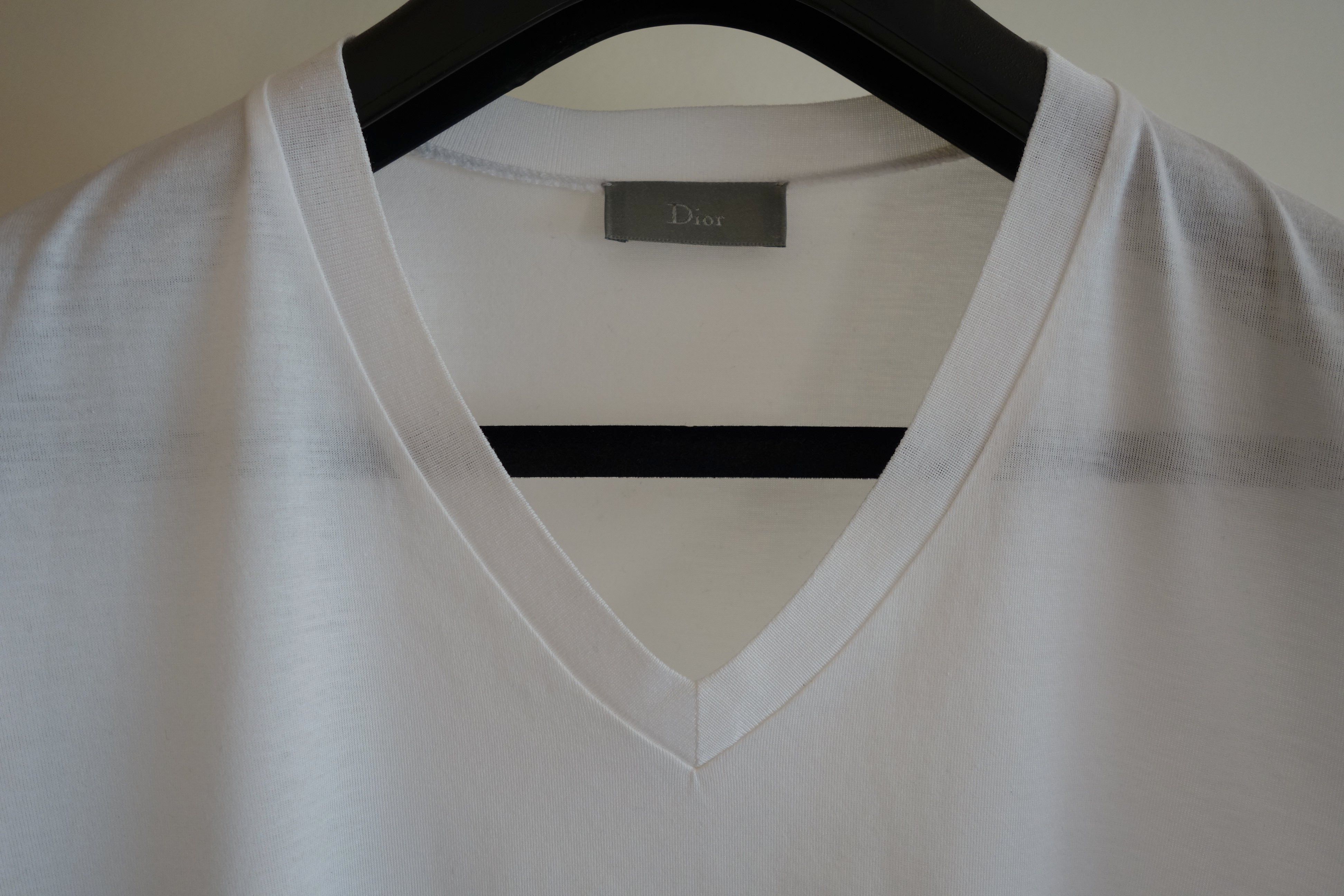 Dior DIOR - T-Shirt XXS XS Bee Embroidery White Black V Collar Size US XXS / EU 40 - 6 Thumbnail