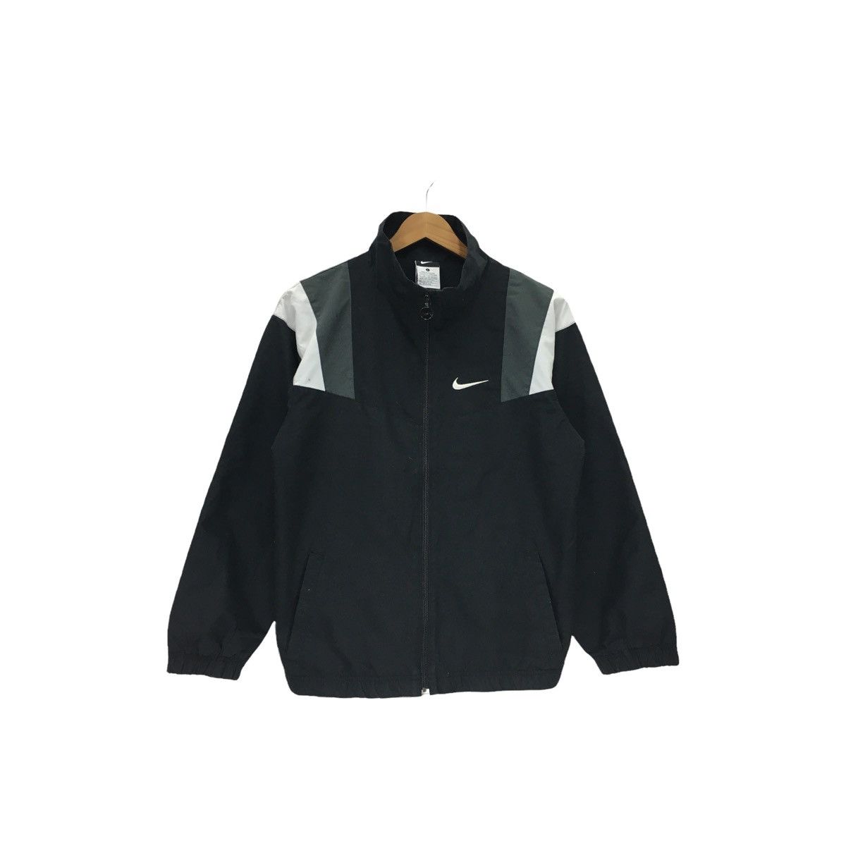 Nike × Vintage Vintage Nike Small Logo Light Jacket Windbreaker Size US S / EU 44-46 / 1 - 1 Thumbnail