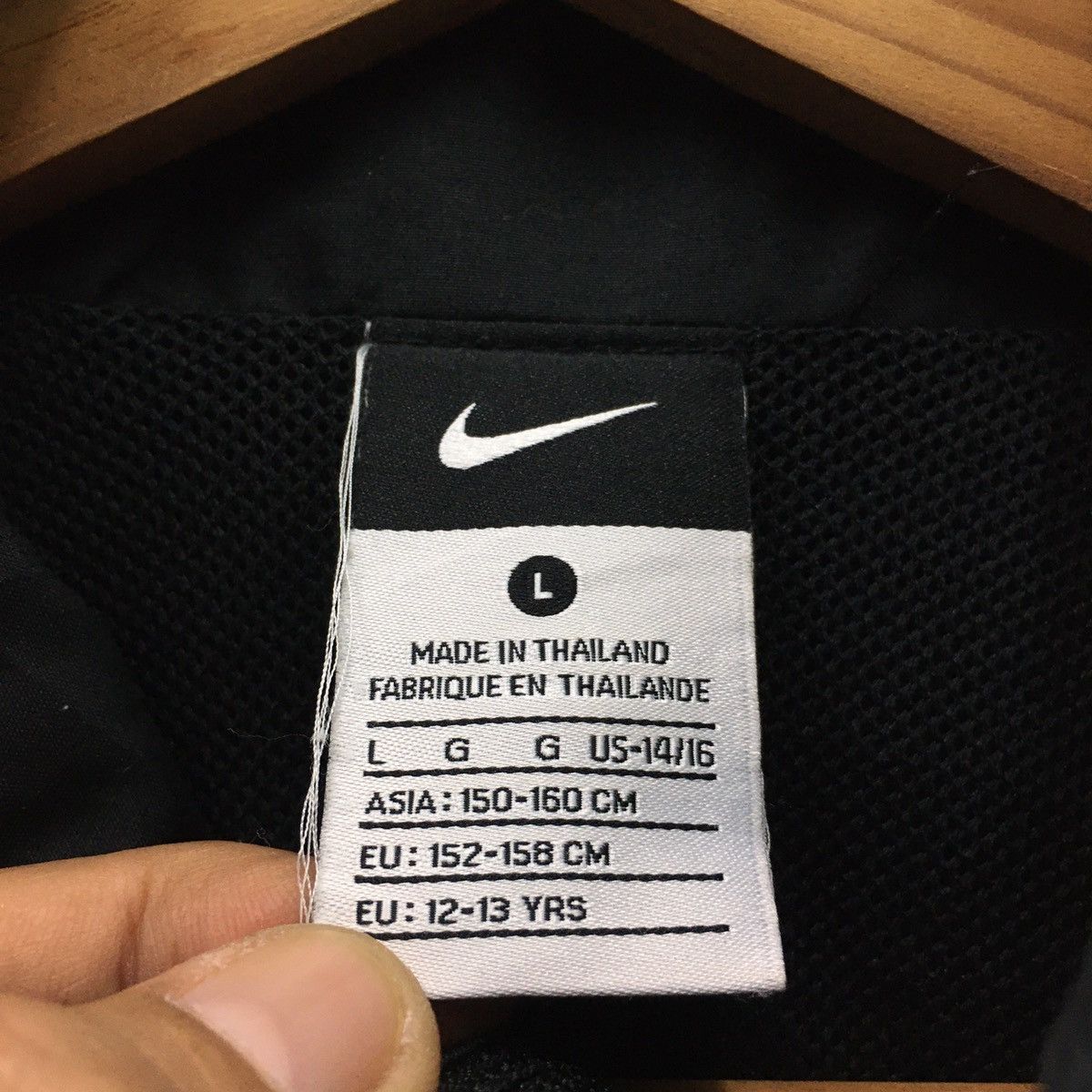 Nike × Vintage Vintage Nike Small Logo Light Jacket Windbreaker Size US S / EU 44-46 / 1 - 7 Thumbnail
