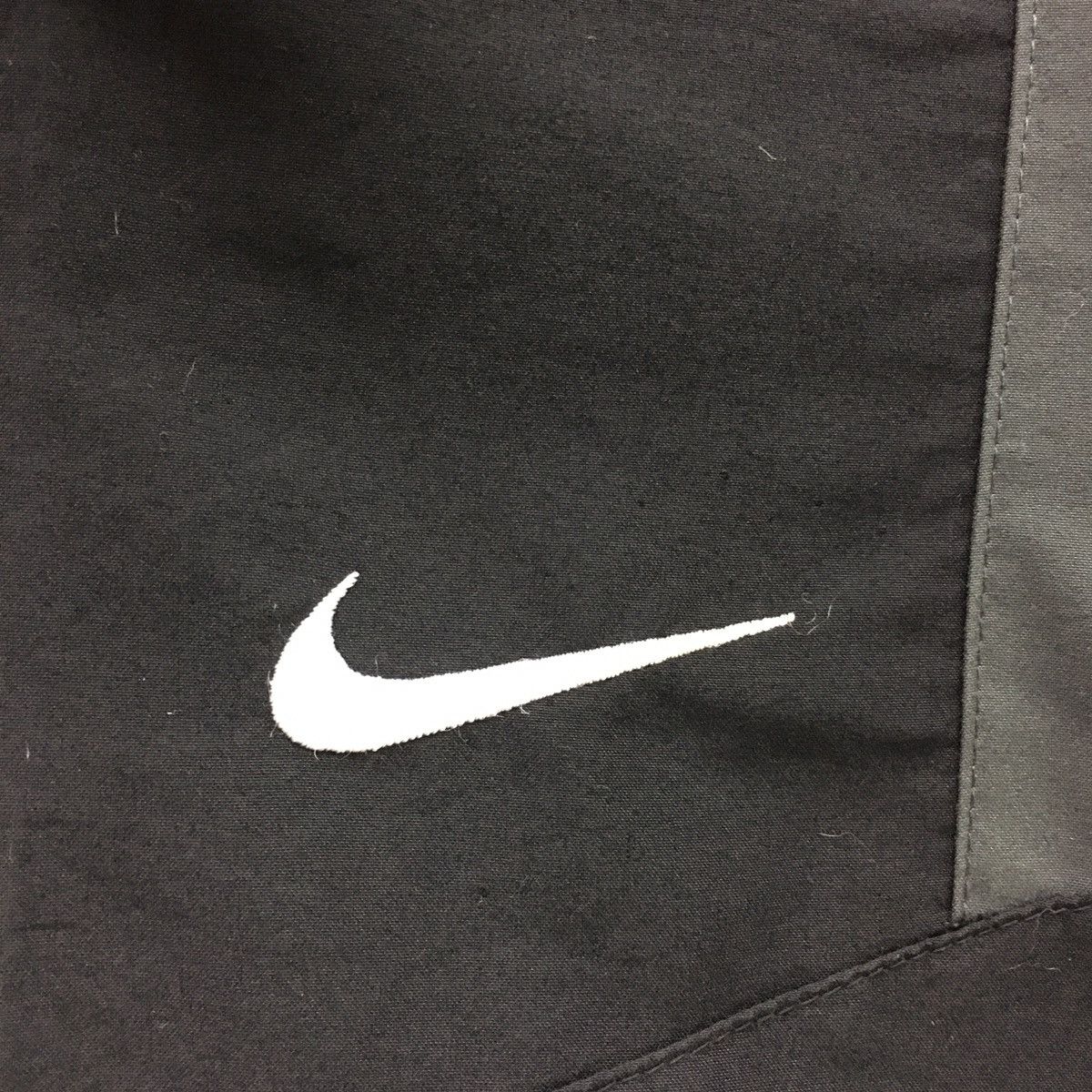 Nike × Vintage Vintage Nike Small Logo Light Jacket Windbreaker Size US S / EU 44-46 / 1 - 3 Thumbnail