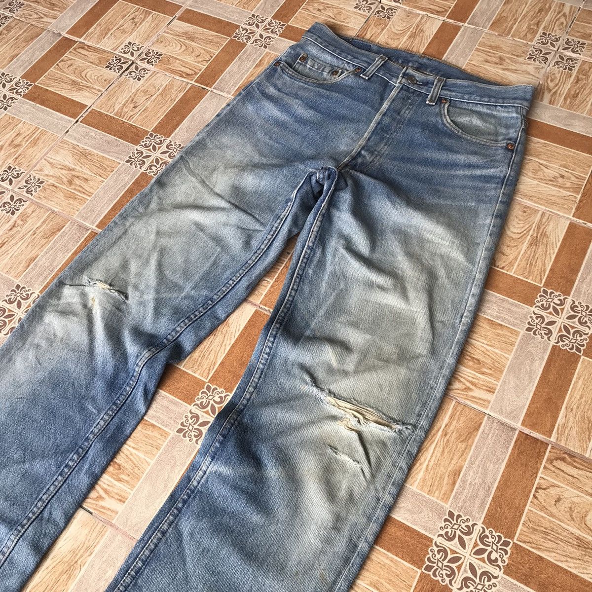 Levi's × Levi's Vintage Clothing Vintage 1993 Levis 501XX Distressed W30x32.5 kurtcobain Size US 30 / EU 46 - 4 Thumbnail