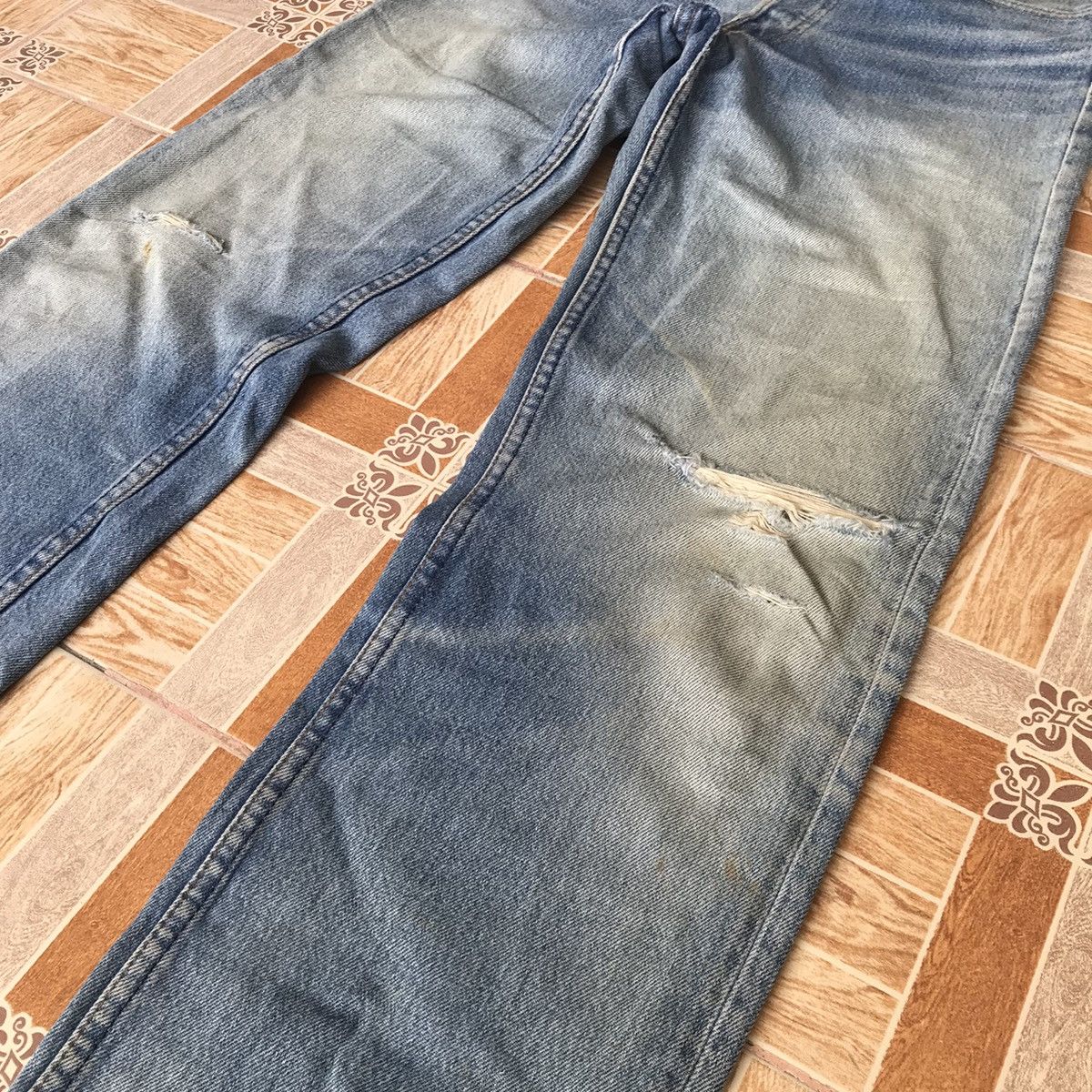 Levi's × Levi's Vintage Clothing Vintage 1993 Levis 501XX Distressed W30x32.5 kurtcobain Size US 30 / EU 46 - 7 Thumbnail