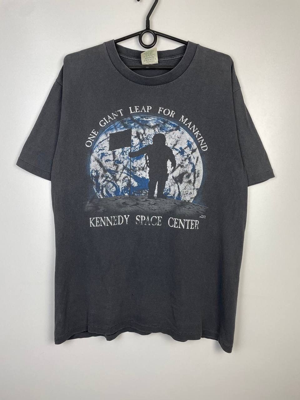 Vintage Kennedy Space Center 90s vintage t-shirt sizeXl Size US XL / EU 56 / 4 - 1 Thumbnail