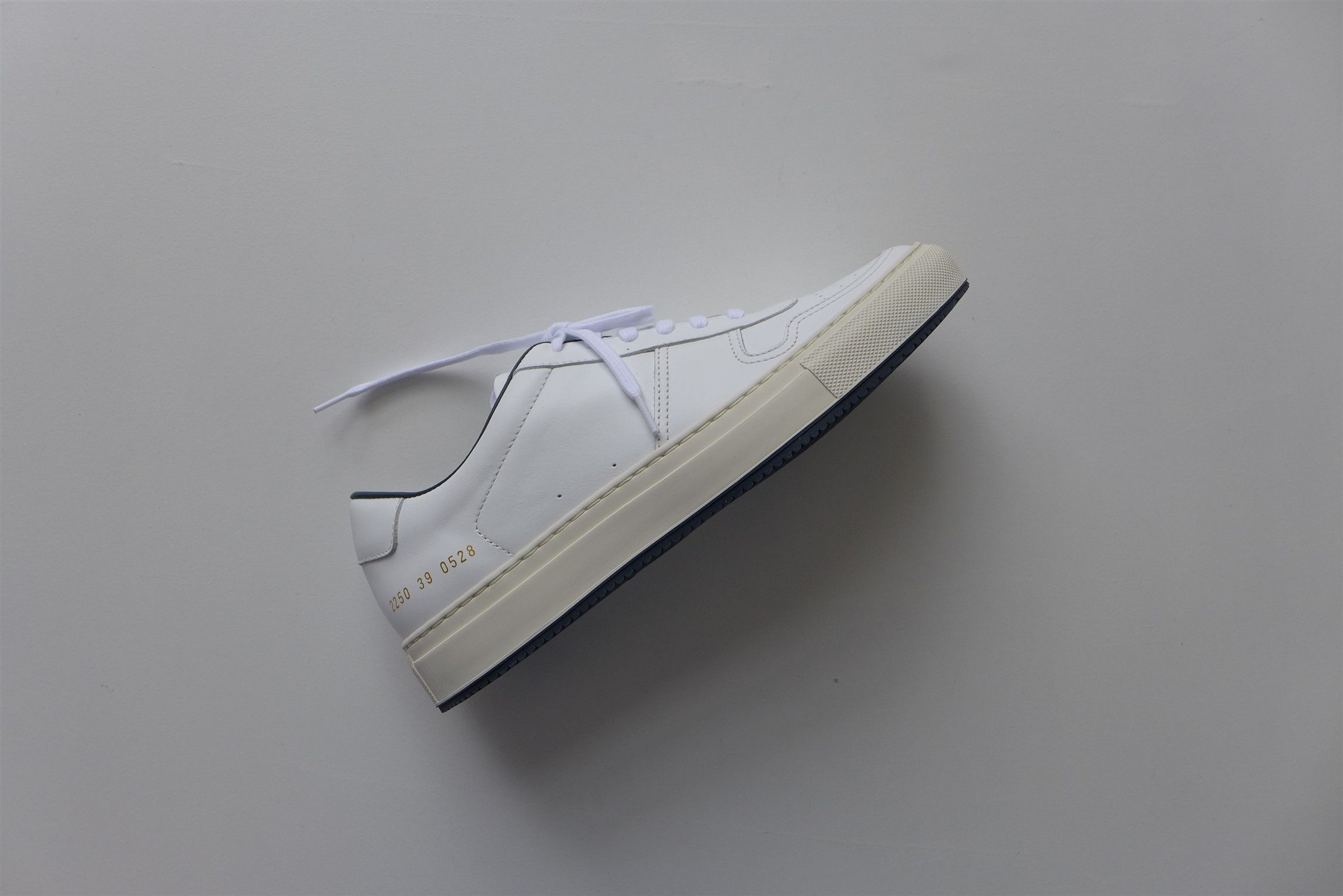 Common Projects Common Projects Bball '88 Sneakers - White Navy Leather Size US 6 / EU 39 - 8 Thumbnail