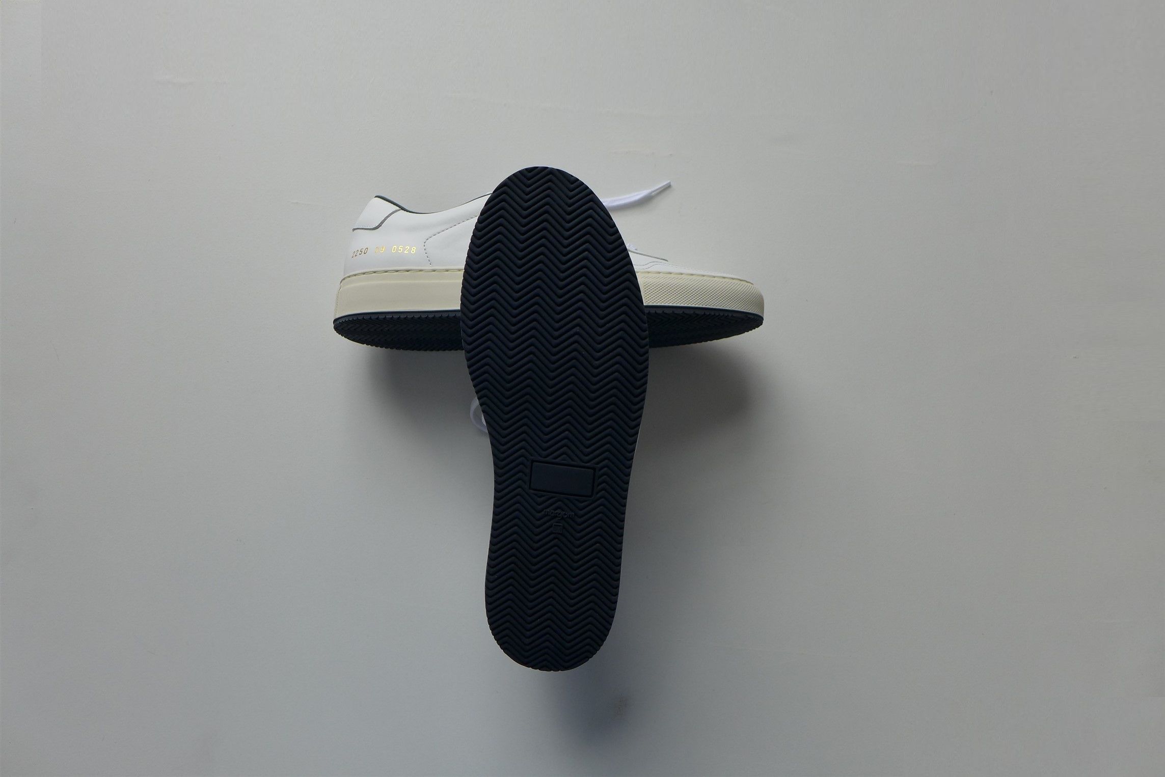 Common Projects Common Projects Bball '88 Sneakers - White Navy Leather Size US 6 / EU 39 - 14 Thumbnail