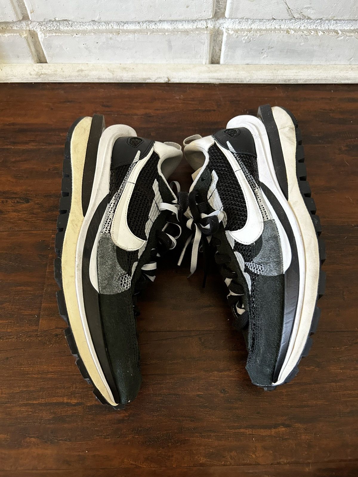 Nike × Sacai Nike x Sacai Vaporwaffle Black White (US11) Size US 11 / EU 44 - 4 Thumbnail