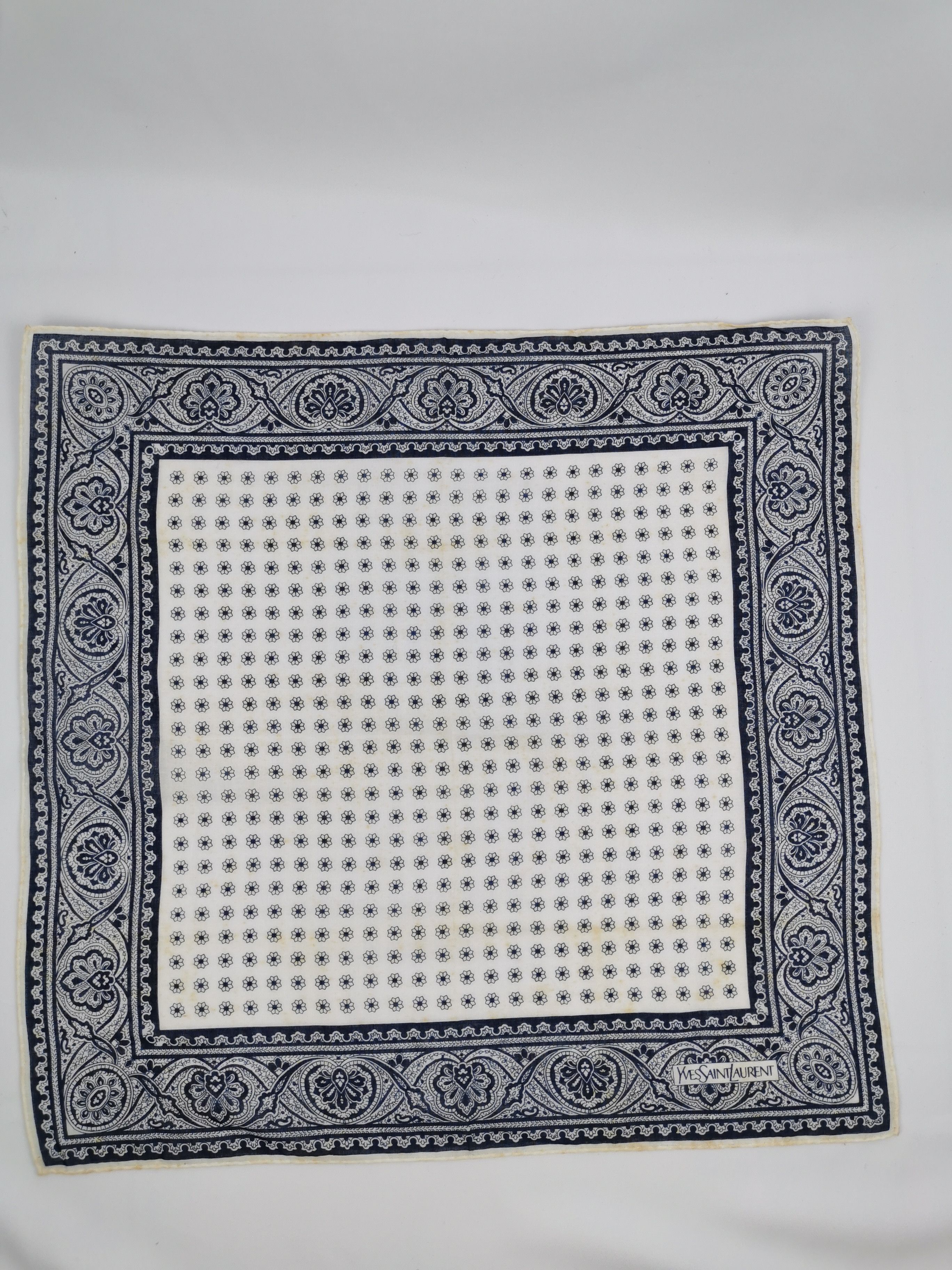 Vintage × Yves Saint Laurent Yves saint laurent handkerchief / bandana / neckerchief Size ONE SIZE - 2 Thumbnail