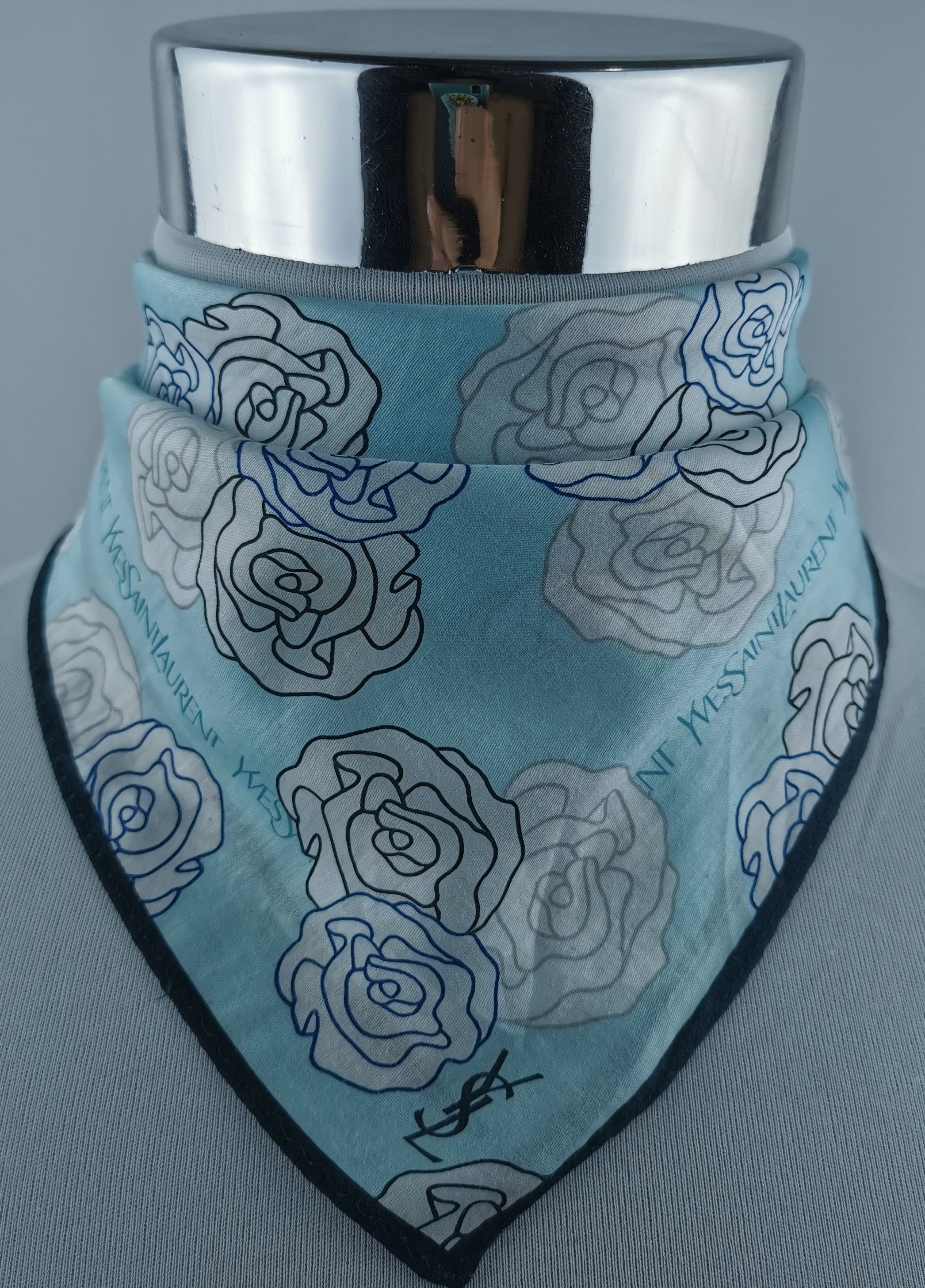 Vintage × Yves Saint Laurent Yves saint laurent handkerchief / bandana / neckerchief Size ONE SIZE - 1 Thumbnail