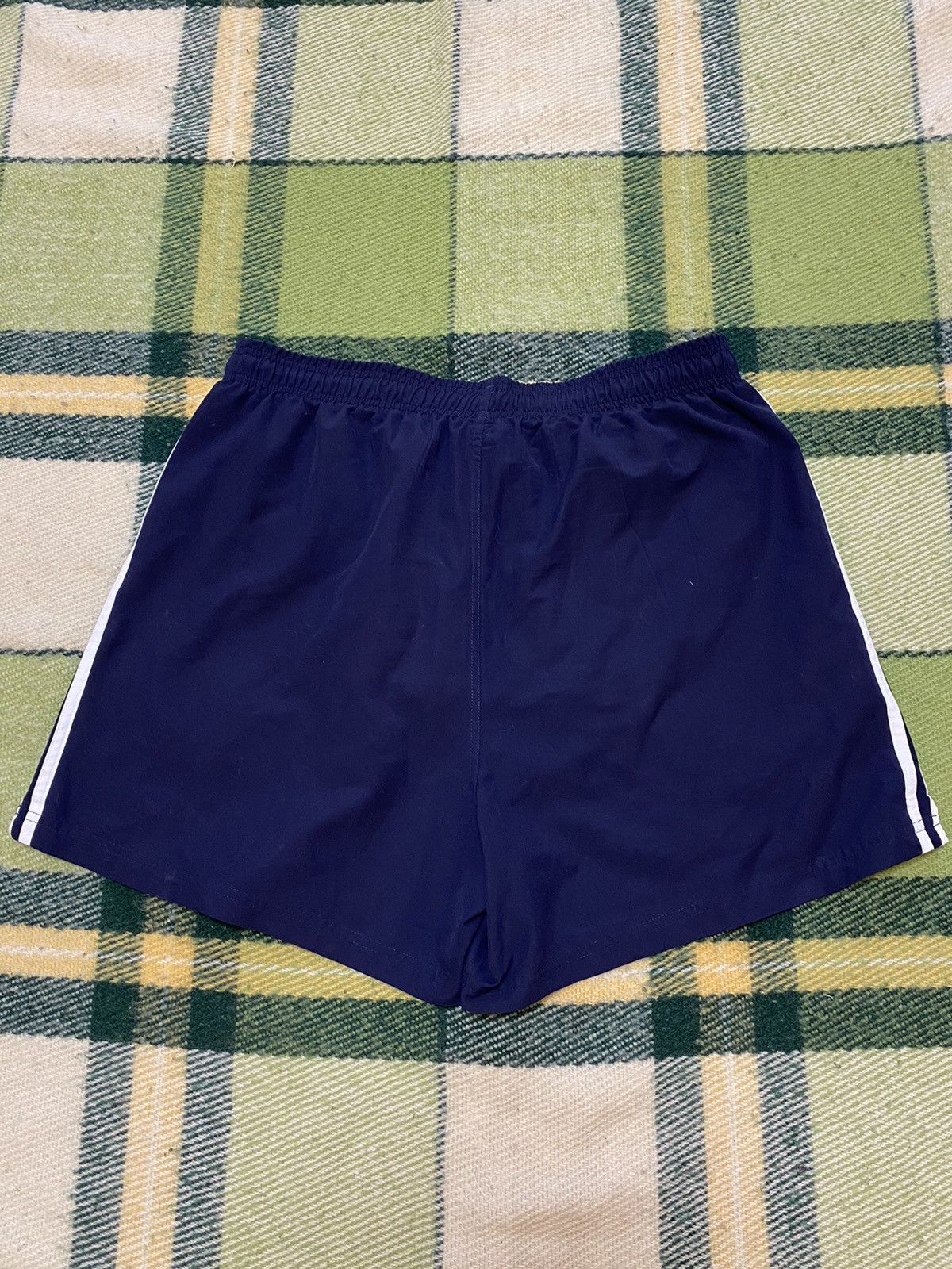 Adidas Vintage Adidas shorts streetwear y2k casual style size L Size US 34 / EU 50 - 3 Thumbnail