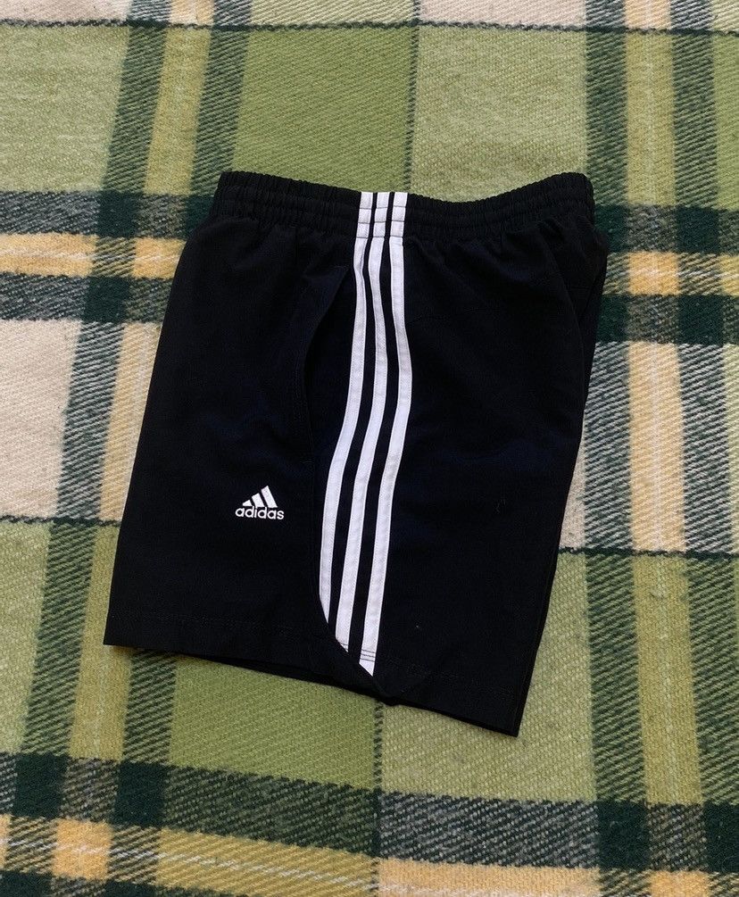 Vintage Adidas shorts streetwear y2k casual style size XS