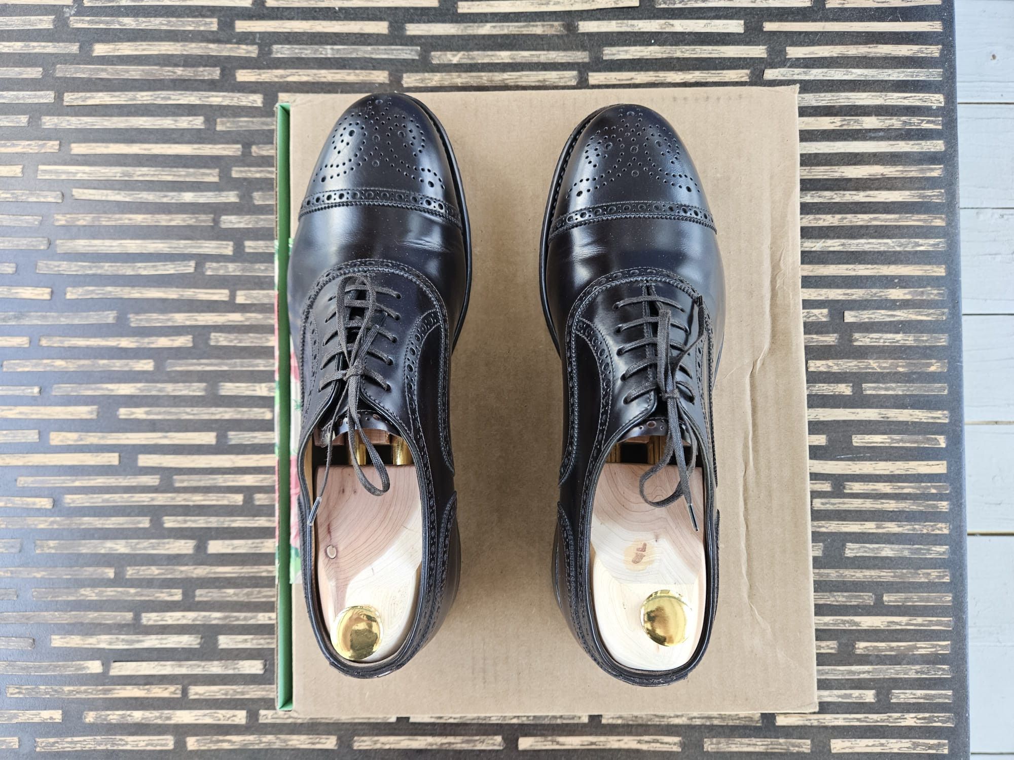 Brooks Brothers Golden Fleece Medallion Captoe Oxford Shoes 9D Size US 9 / EU 42 - 1 Thumbnail