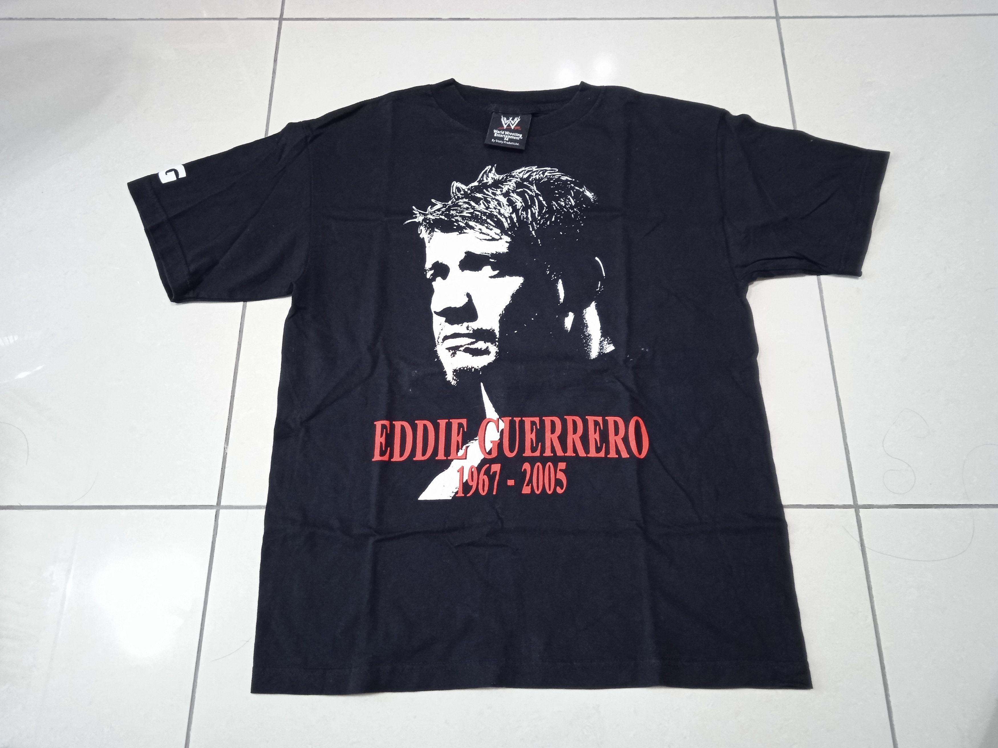 Vintage Vintage 2000s WWE Eddie Guerrero T-Shirt Size US M / EU 48-50 / 2 - 1 Thumbnail
