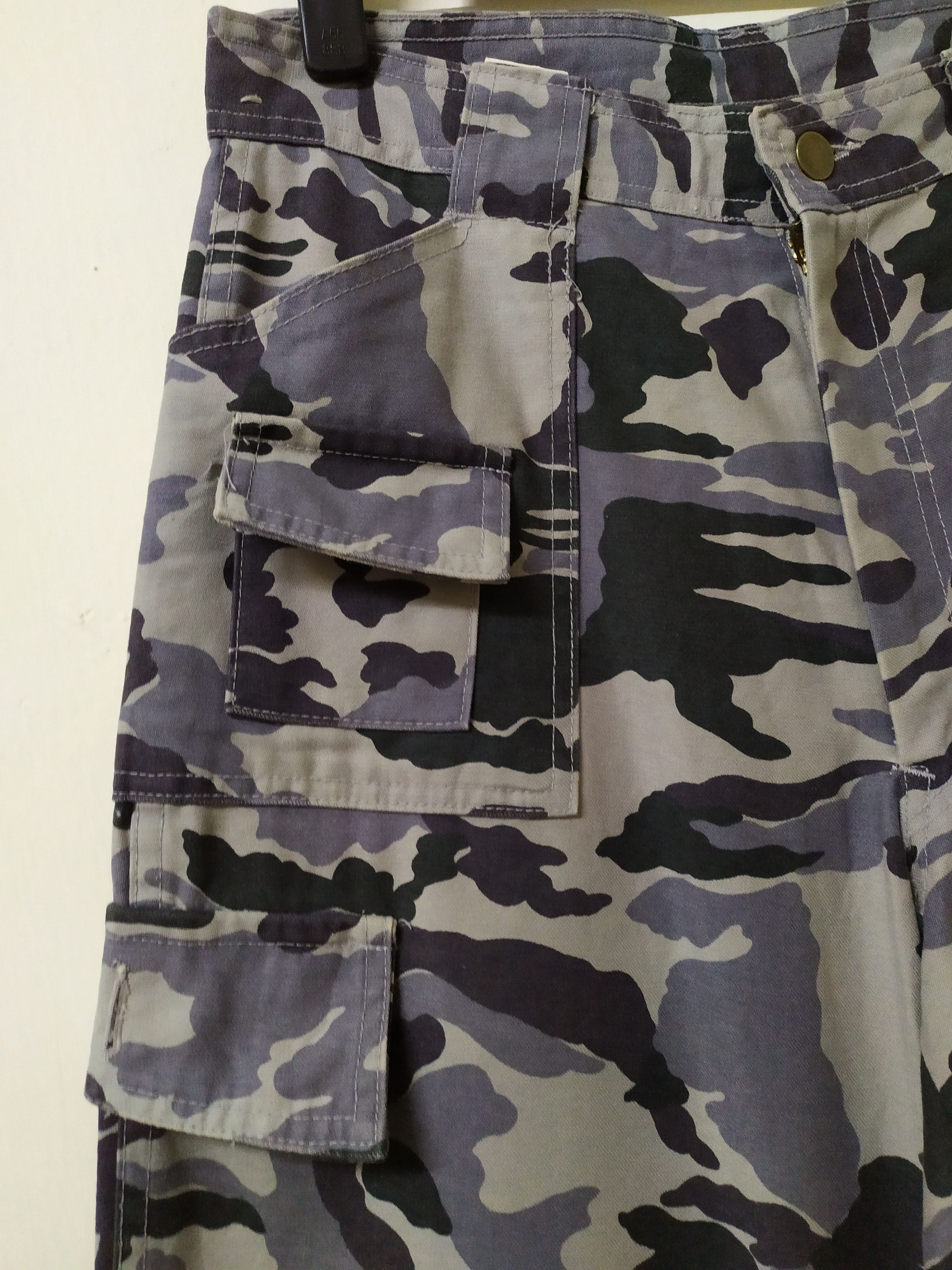 Japanese Brand Vintage Evenriver Camo tactical Cargo Pants Size US 29 - 10 Thumbnail