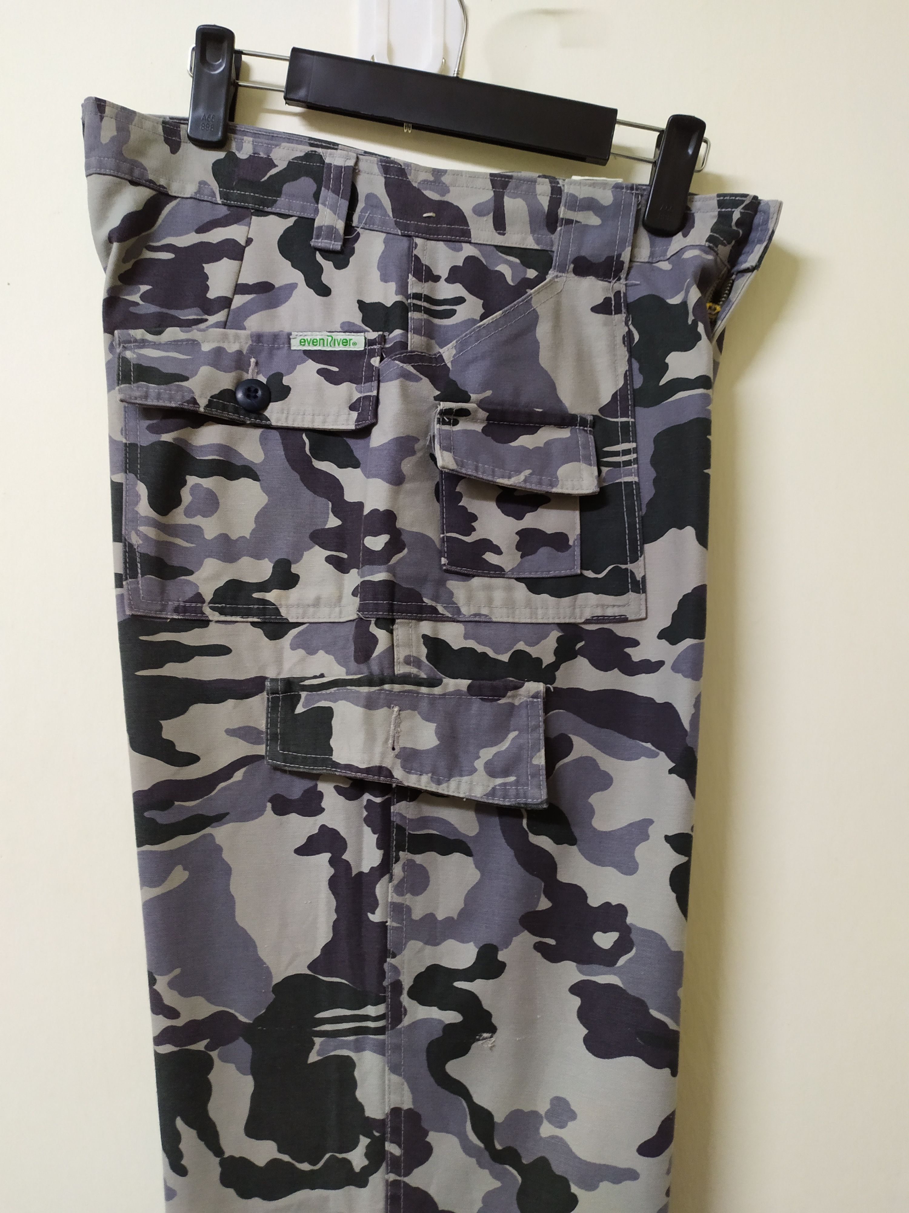 Japanese Brand Vintage Evenriver Camo tactical Cargo Pants Size US 29 - 15 Thumbnail