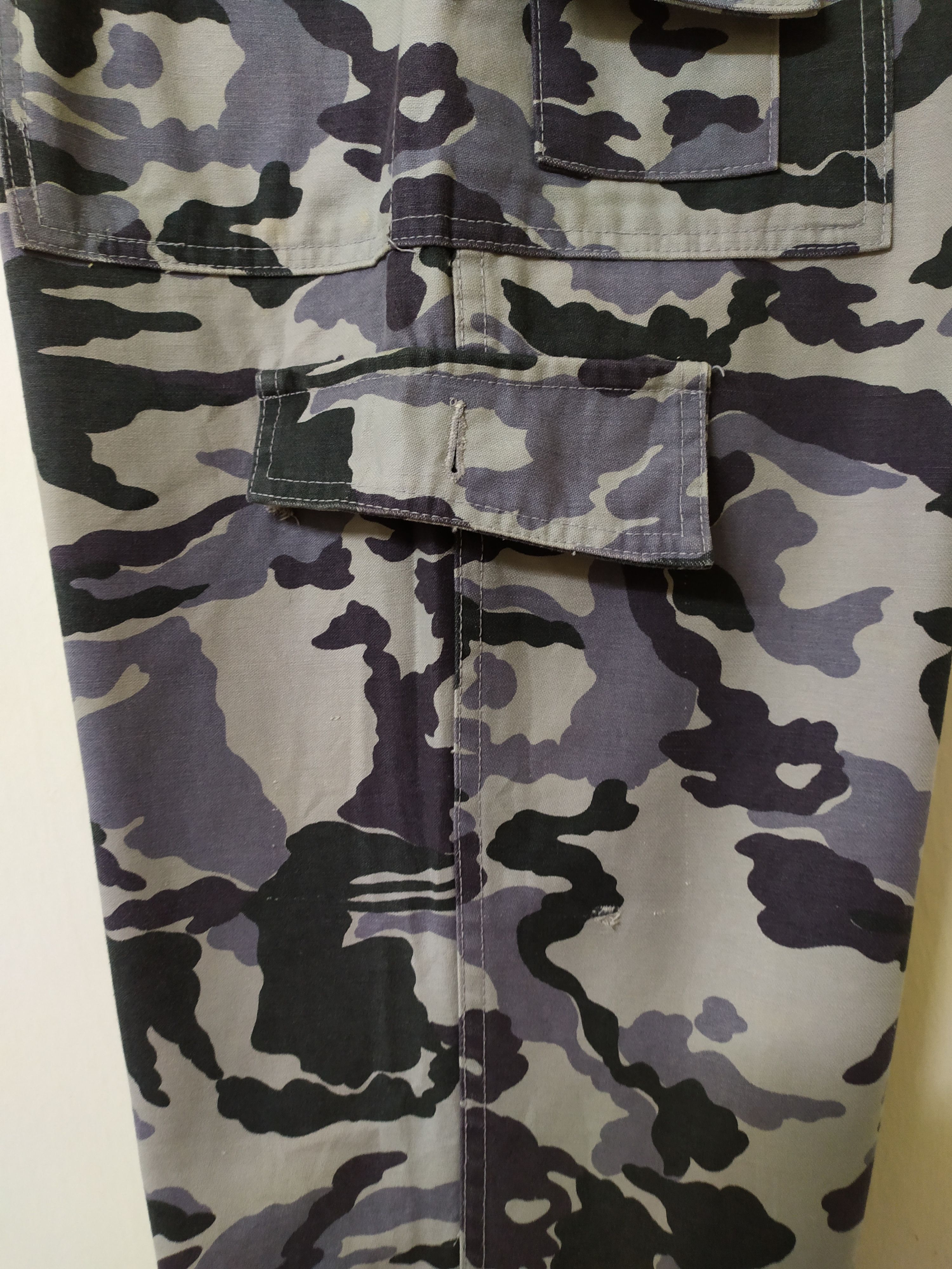 Japanese Brand Vintage Evenriver Camo tactical Cargo Pants Size US 29 - 19 Thumbnail