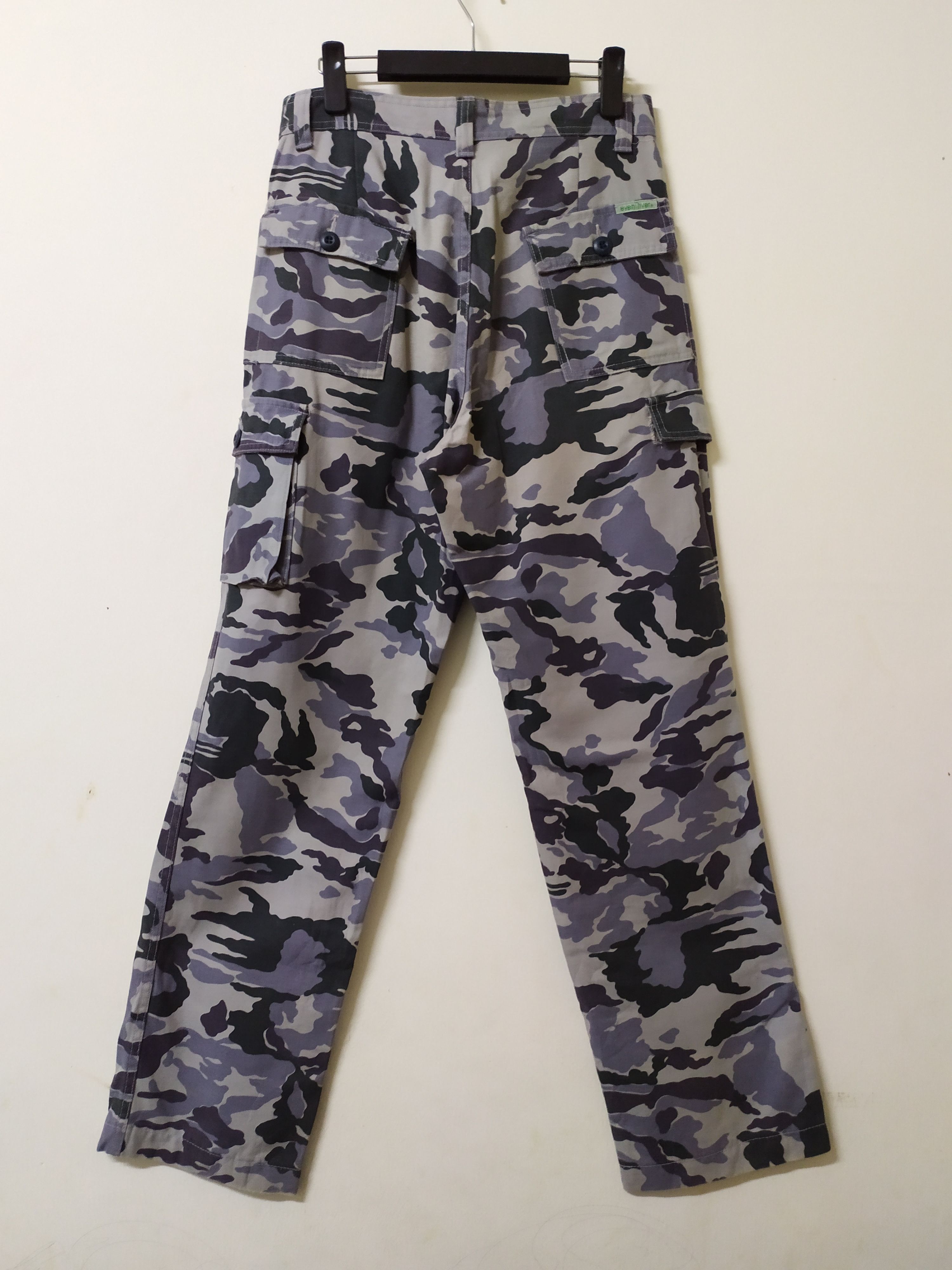 Japanese Brand Vintage Evenriver Camo tactical Cargo Pants Size US 29 - 13 Thumbnail