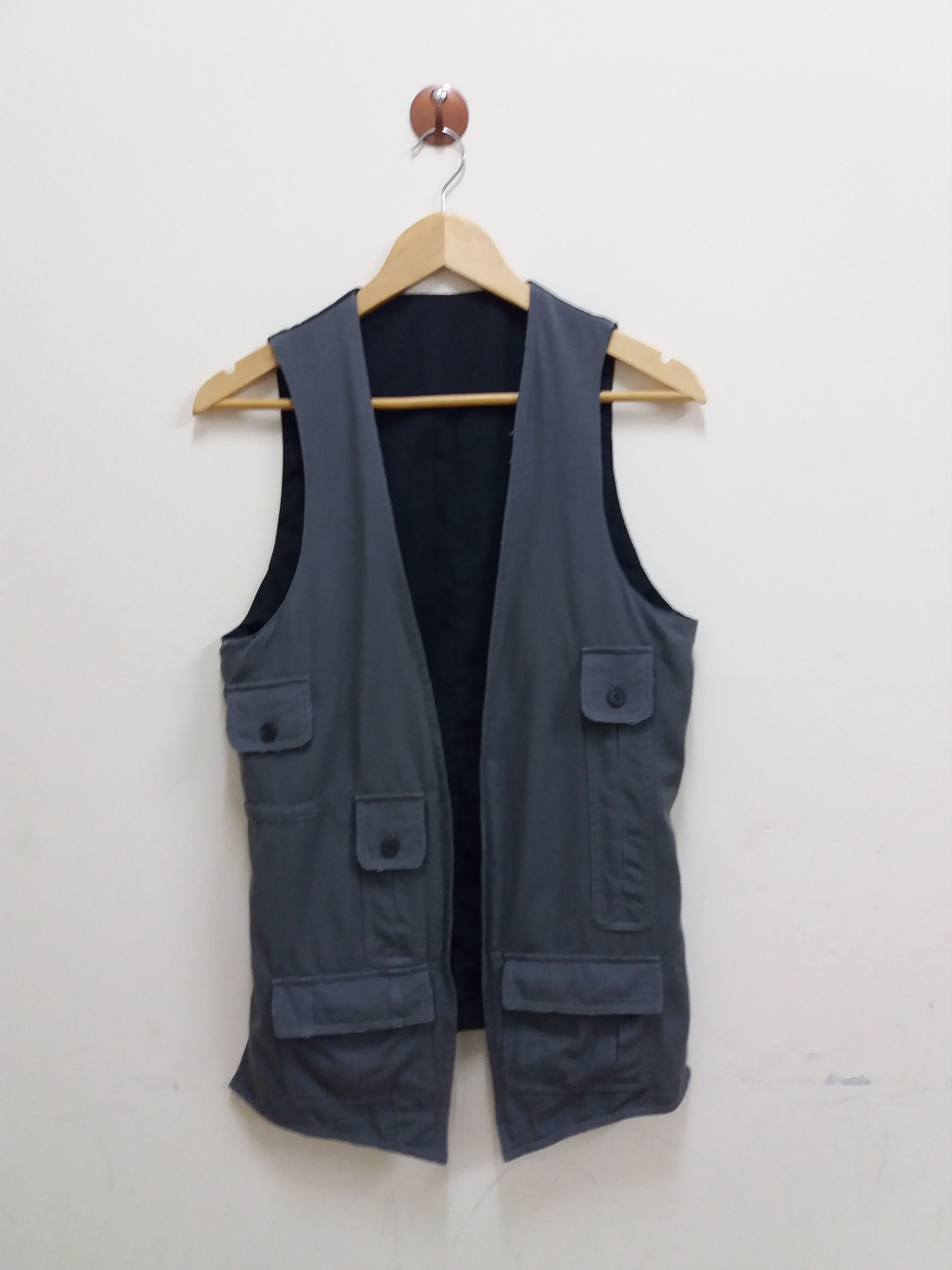 Neil Barrett Black barrett vest by neil barrett size 2 Size US M / EU 48-50 / 2 - 1 Thumbnail