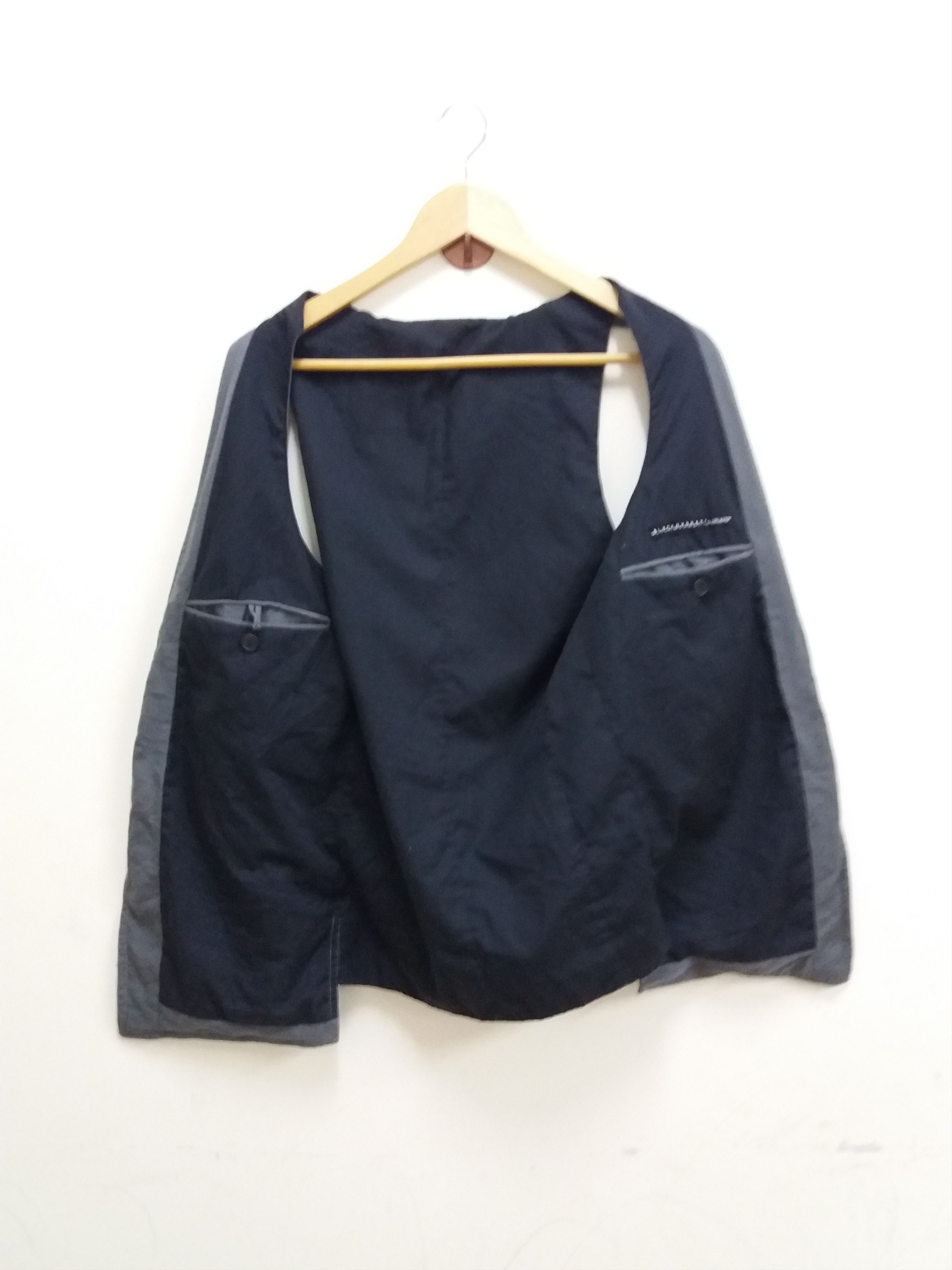 Neil Barrett Black barrett vest by neil barrett size 2 Size US M / EU 48-50 / 2 - 3 Thumbnail