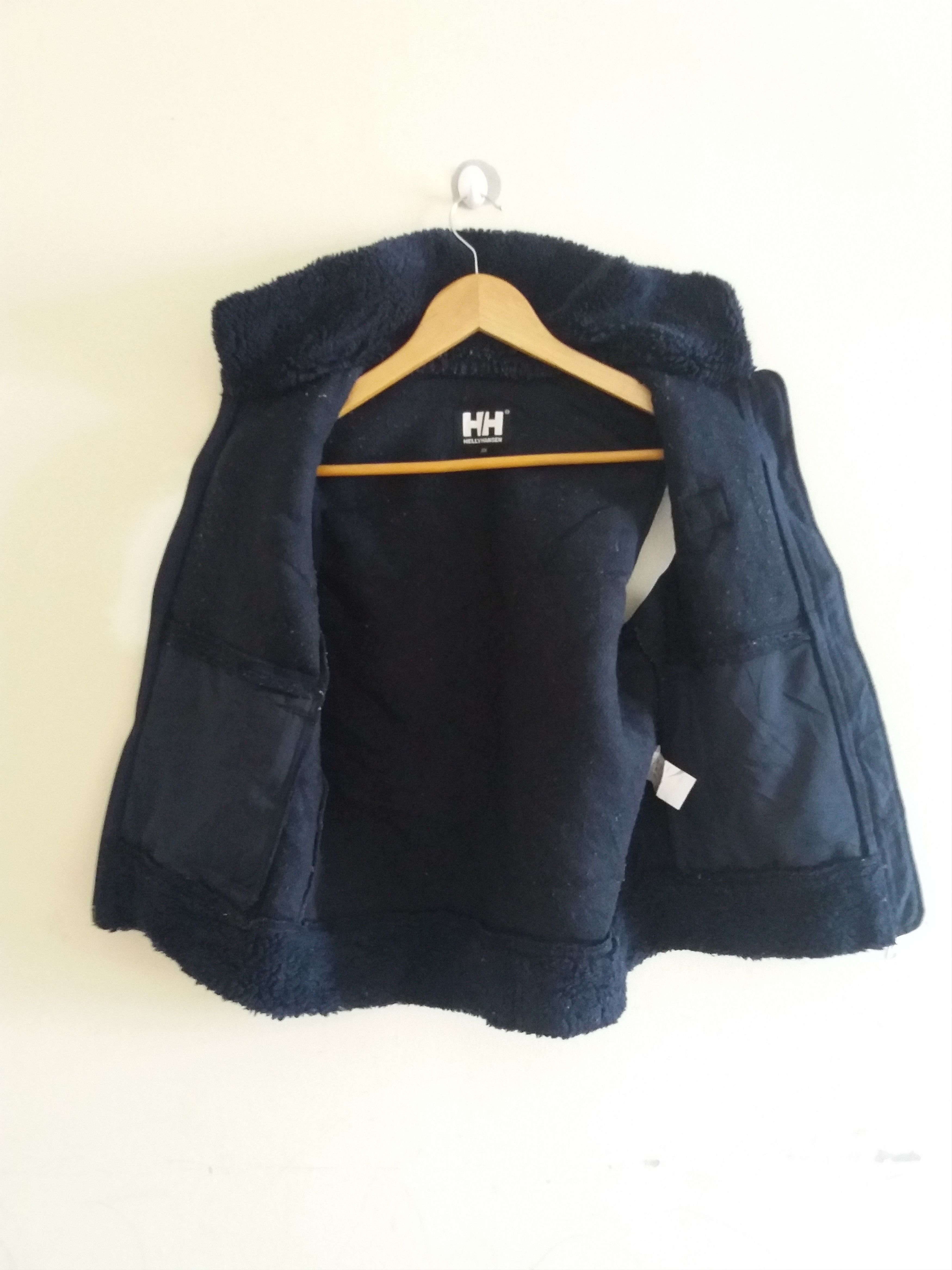 Helly Hansen Helly Hansen nice fleece vest armpit mesurement 20inches Size US M / EU 48-50 / 2 - 3 Thumbnail