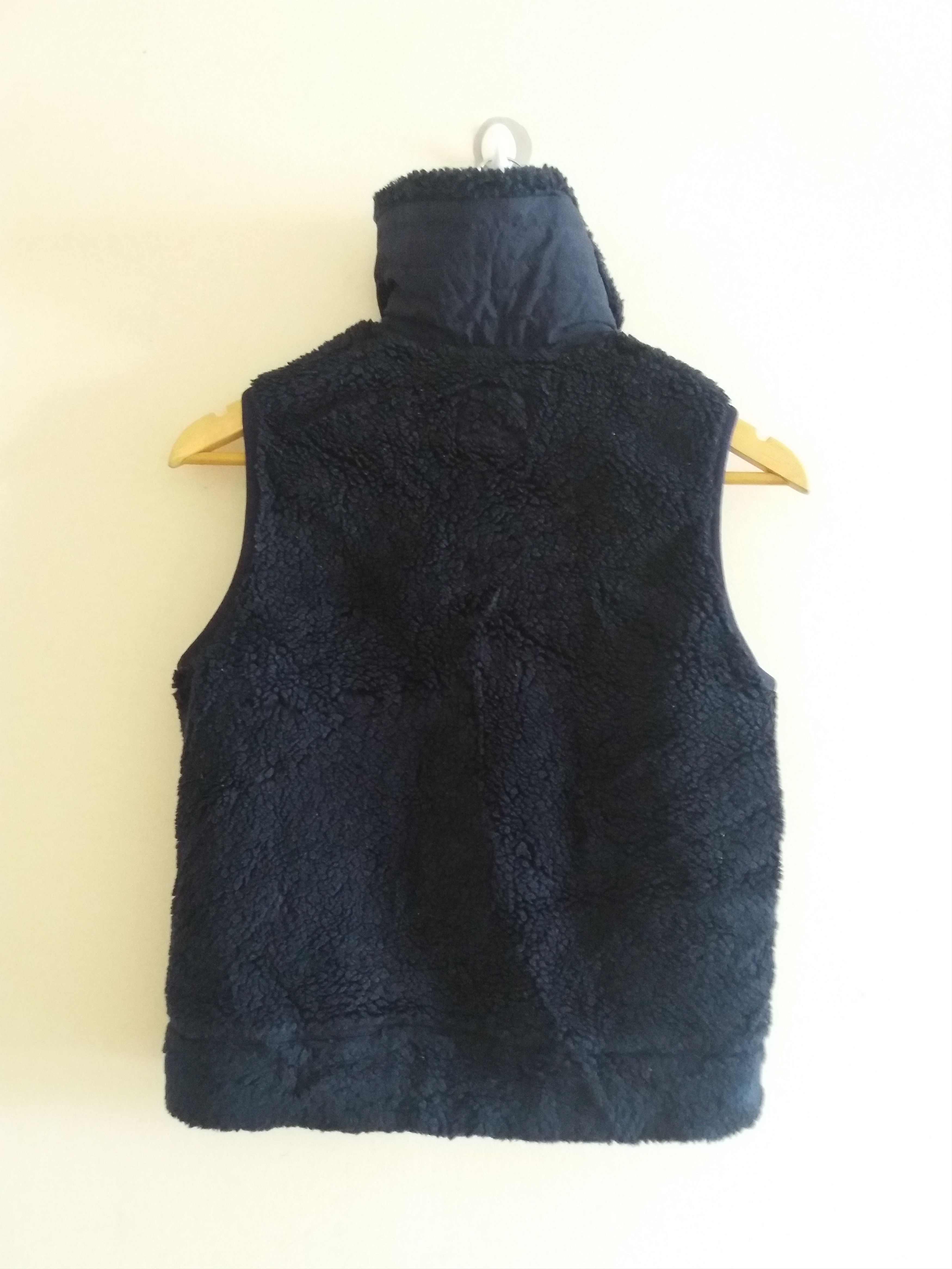 Helly Hansen Helly Hansen nice fleece vest armpit mesurement 20inches Size US M / EU 48-50 / 2 - 2 Thumbnail