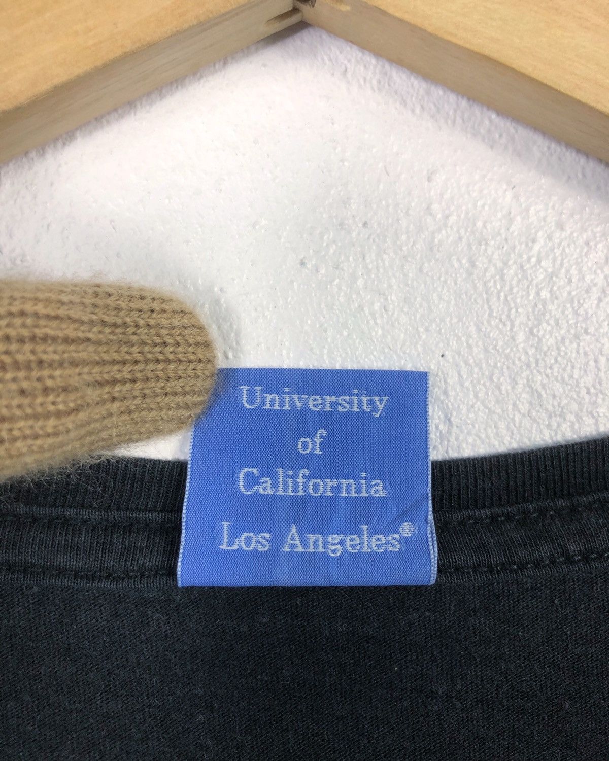 Vintage Rare Vintage UCLA University of California Los Angeles Tee Size US L / EU 52-54 / 3 - 10 Thumbnail