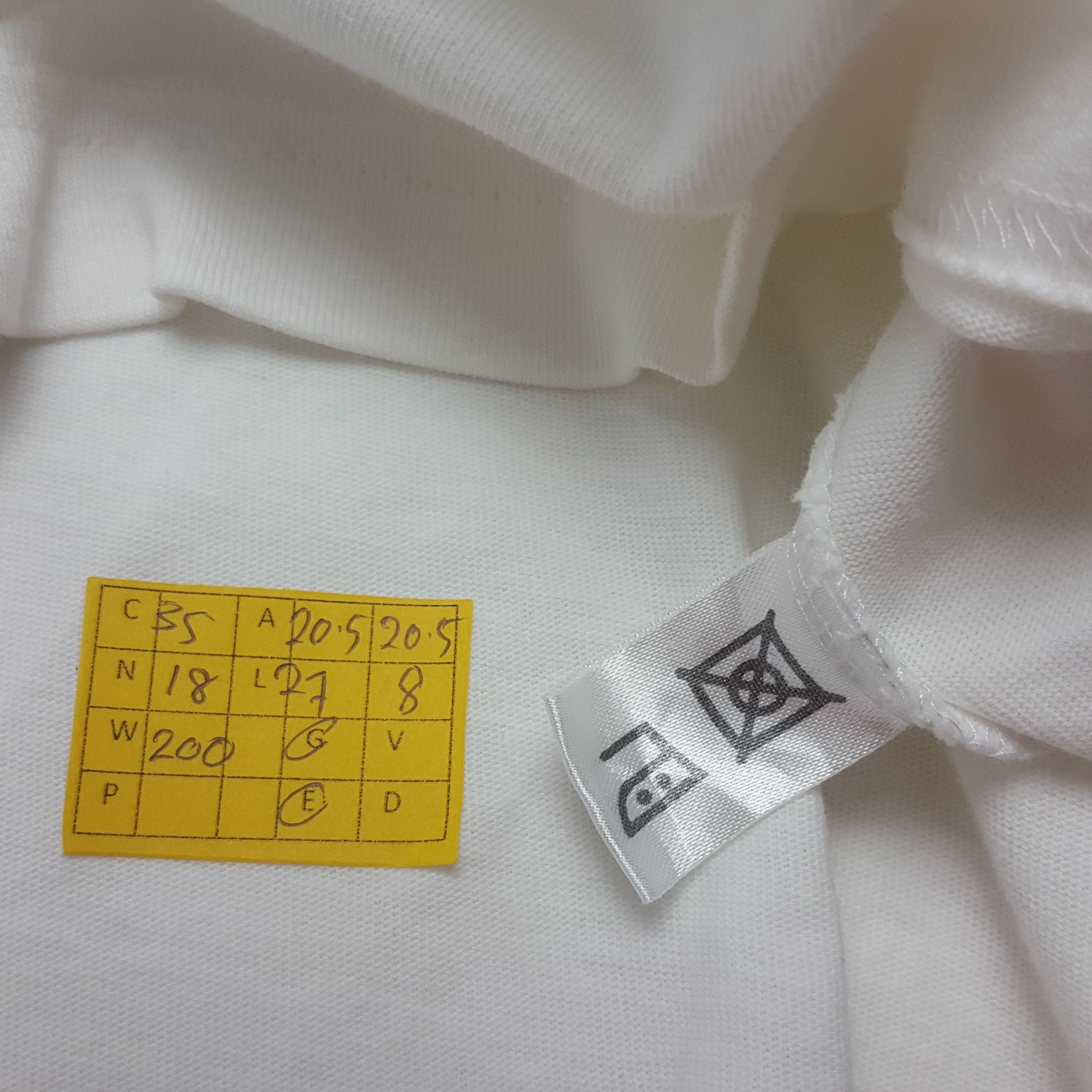 Burberry × Vintage Vintage BURBERRY LONDON Big Logo Design T-Shirt Size US M / EU 48-50 / 2 - 4 Thumbnail