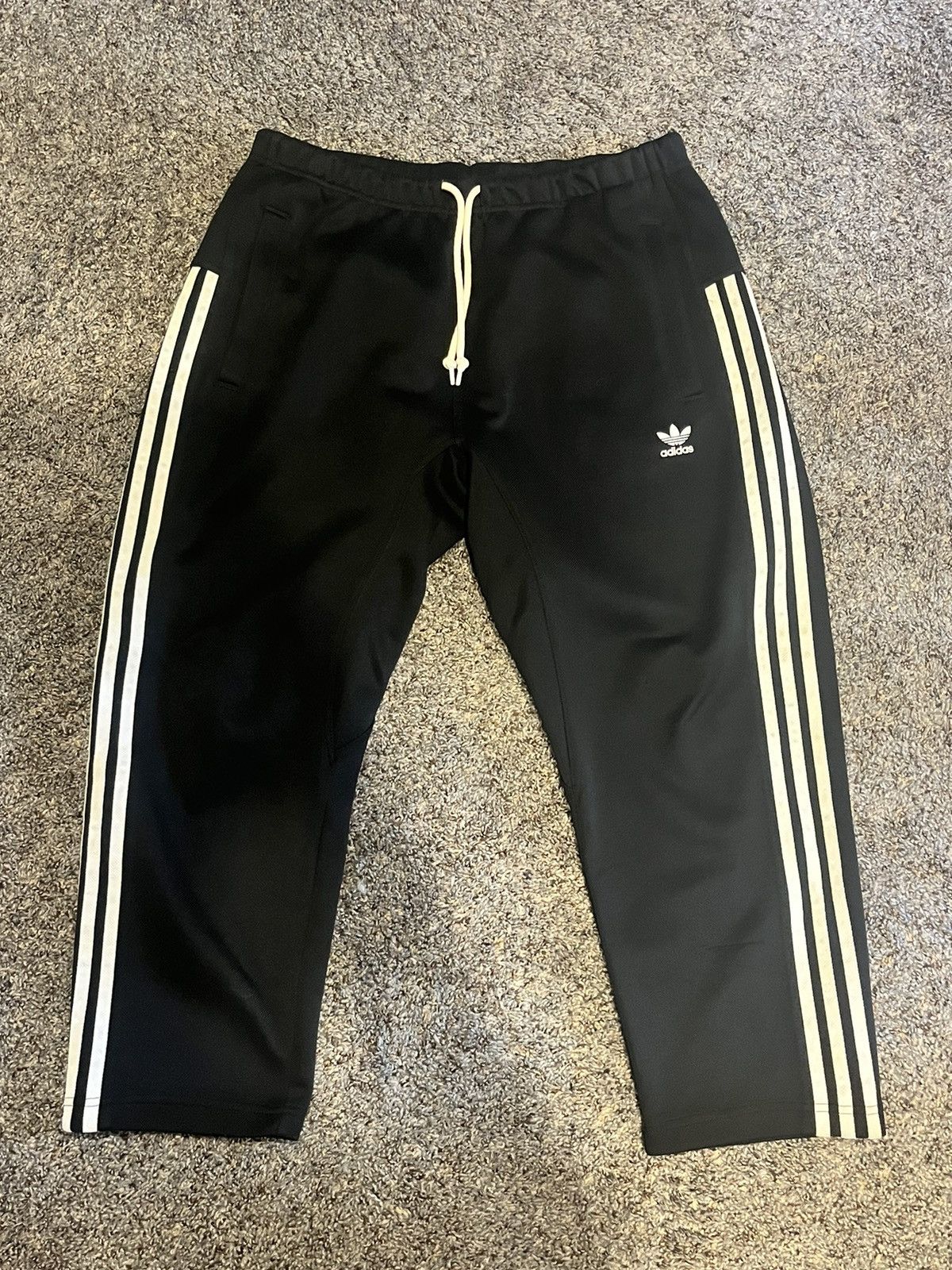 Adidas Adidas drawstring Cropped Track Pants Size US 30 / EU 46 - 1 Thumbnail