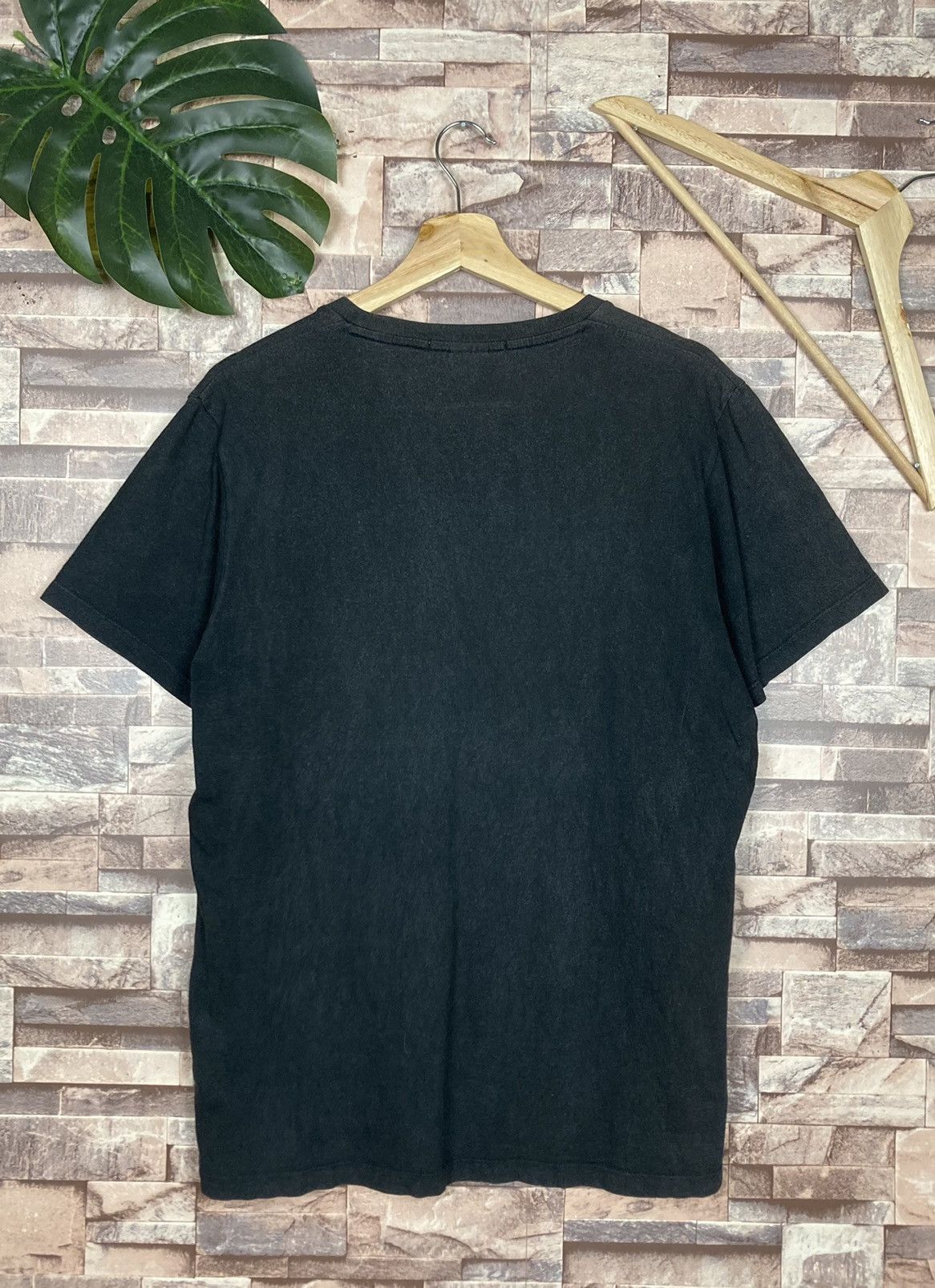 Disney × Uniqlo Pirates Of The Carribean Movie Tees #T7-8 Size US L / EU 52-54 / 3 - 2 Thumbnail