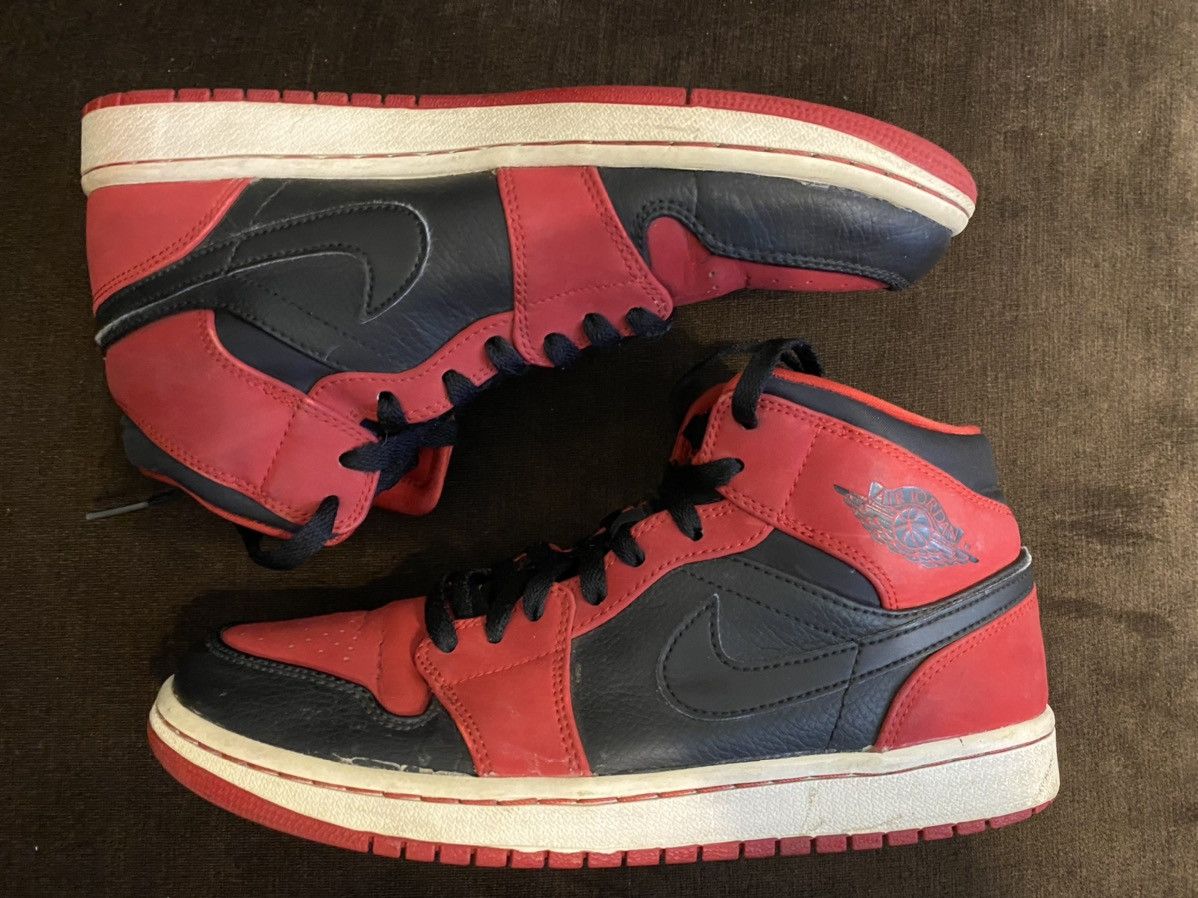 Jordan Brand Air Jordan 1 Mid 2013 Bred Size US 8 / EU 41 - 2 Thumbnail