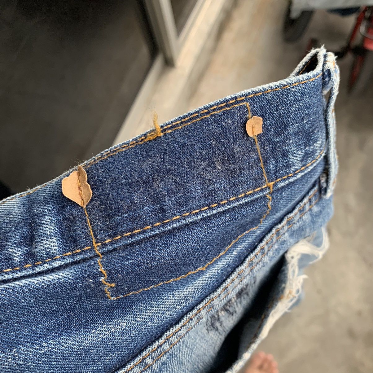Levi's Vintage 90s Levis Big E Trashed Distressed Jeans Denim Pant Size US 29 - 9 Thumbnail