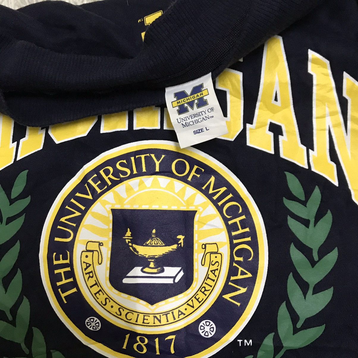 Japanese Brand Vintage University of michigan loose neck croped sweatshirt Size US S / EU 44-46 / 1 - 7 Thumbnail