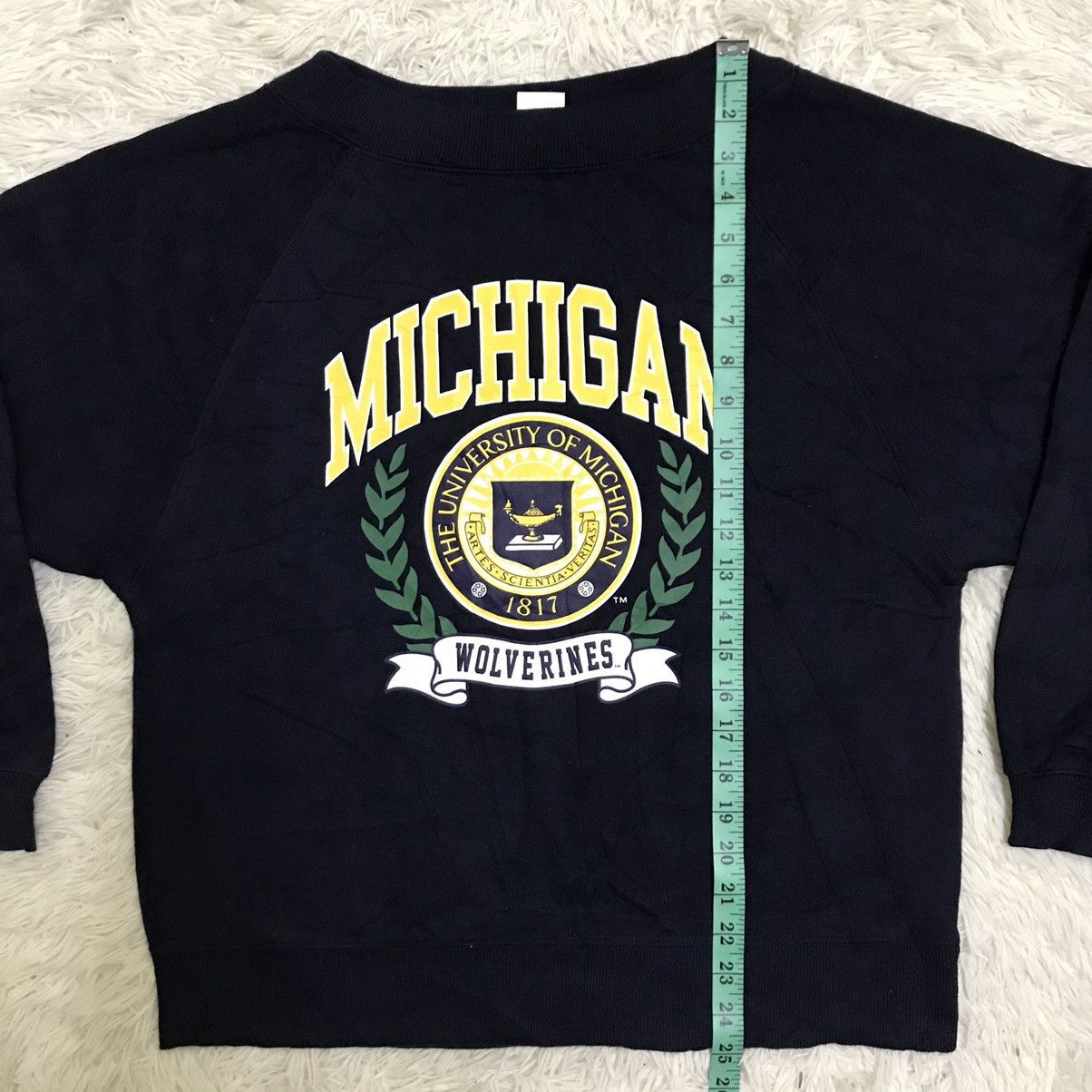 Japanese Brand Vintage University of michigan loose neck croped sweatshirt Size US S / EU 44-46 / 1 - 11 Thumbnail